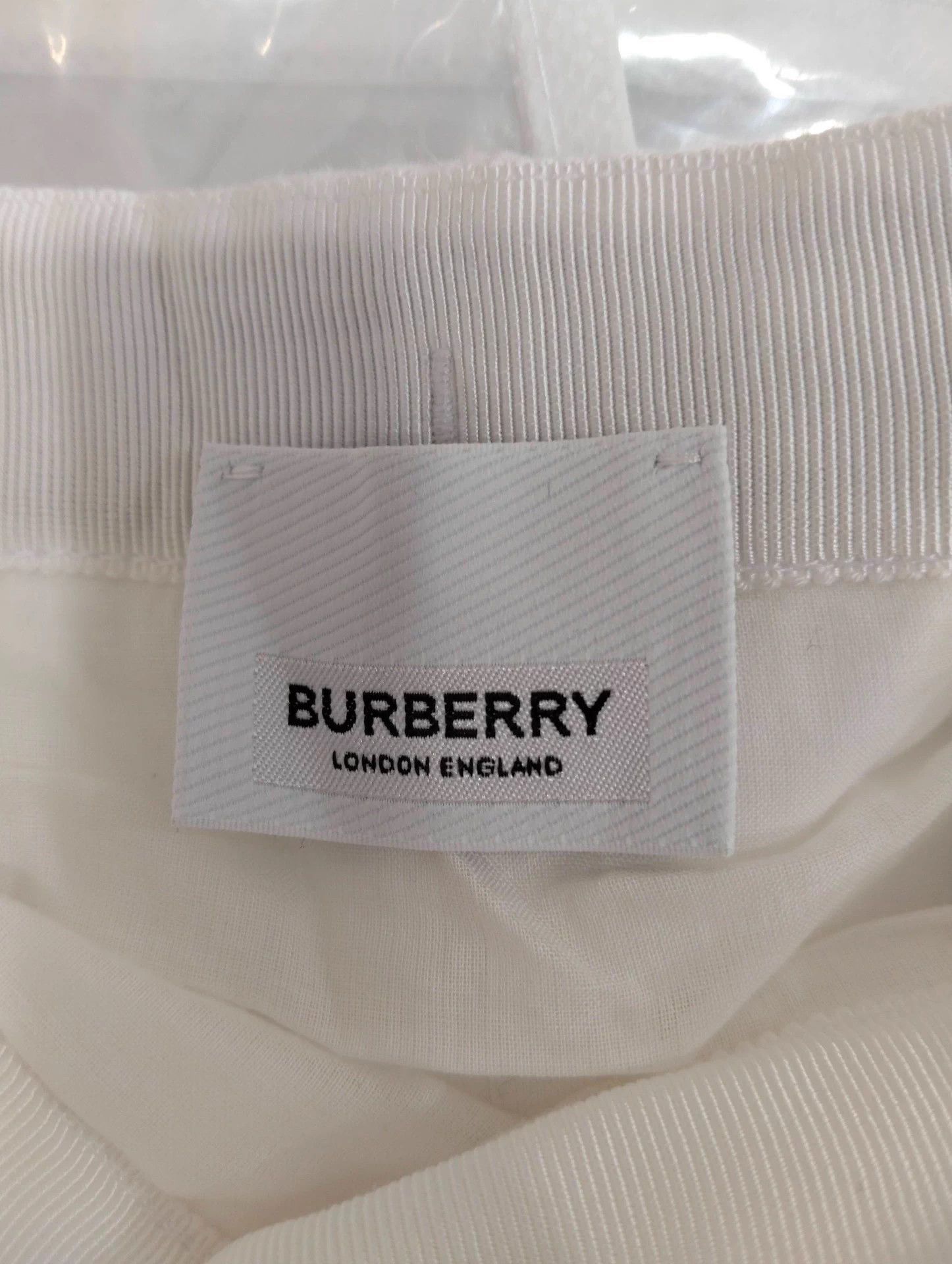Burberry BURBERRY white pleated mini skirt 12Y Size 24" / US 00 / IT 34 - 4 Thumbnail