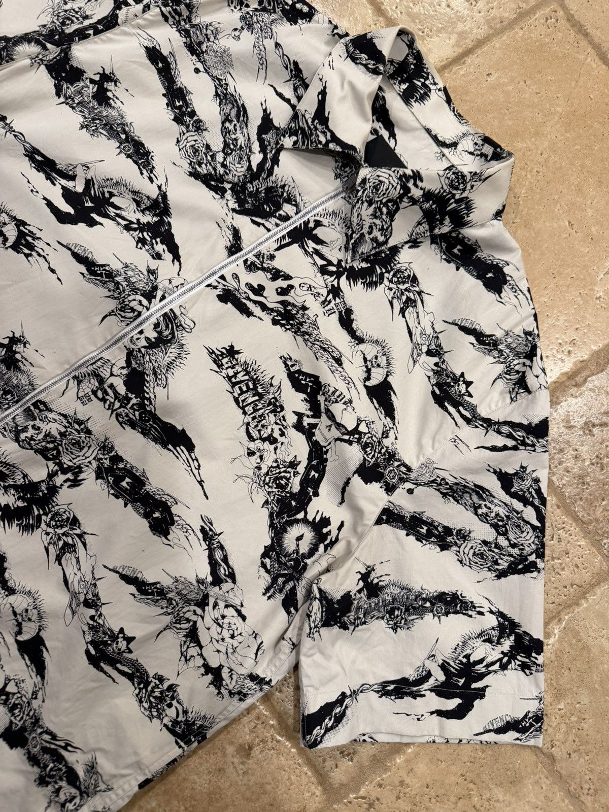 Givenchy Givenchy Matthew Williams Tiger Camo White/Black Zip Shirt Size US XL / EU 56 / 4 - 7 Thumbnail