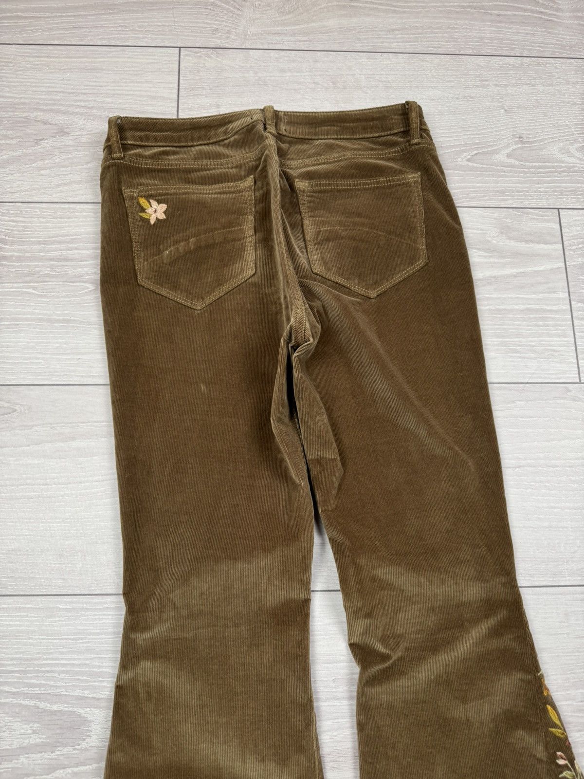 Other Driftwood Velvet Floral Embroidered Corduroy Flare Jeans Size 32" / US 10 / IT 46 - 5 Thumbnail