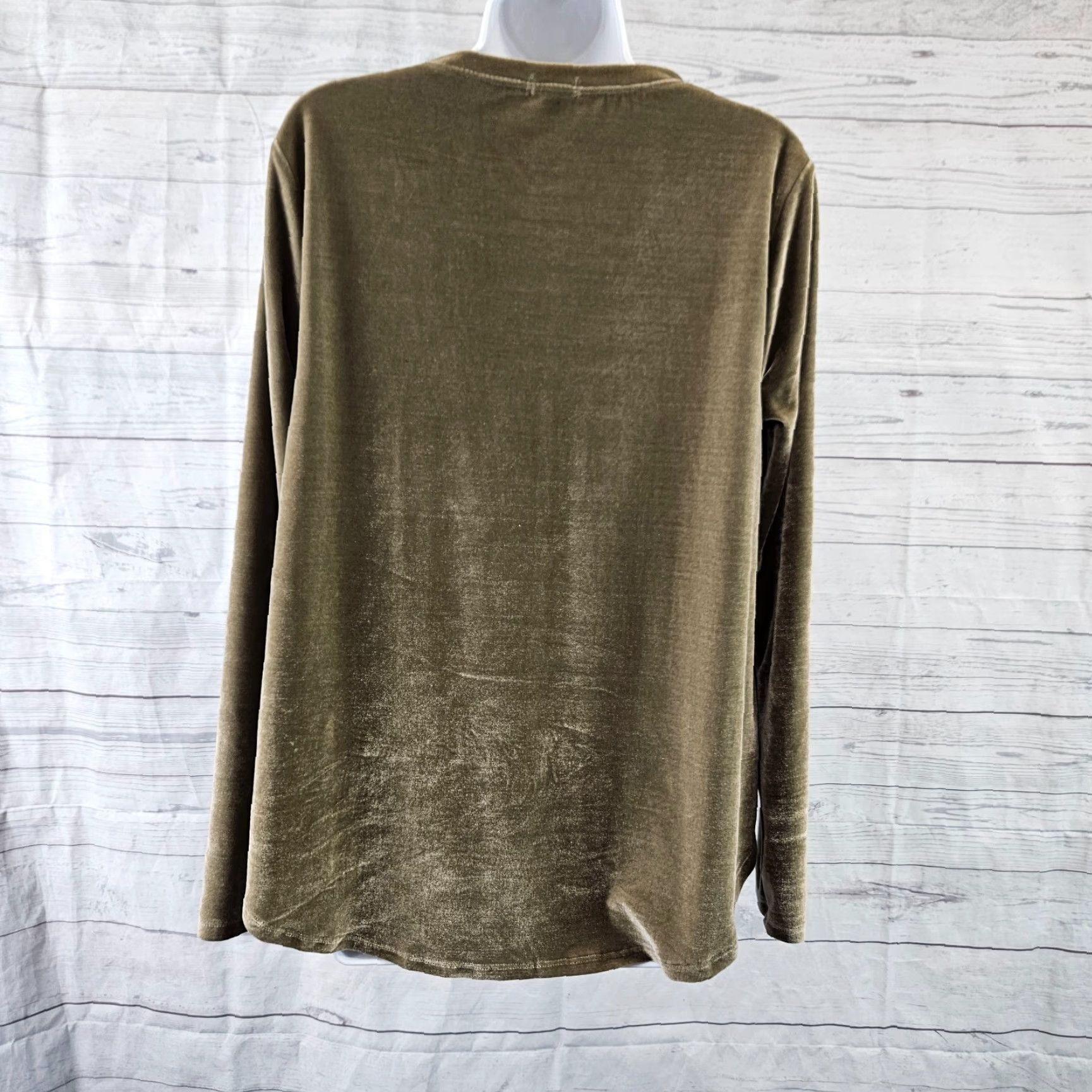 Velvet Dylan Womens Velvet Top Blouse SZ M Olive Green Long Sleeve V-Neck Womens Velvet Top Blouse Long Sleeve V-Neck Dylan Size M / US 6-8 / IT 42-44 - 4 Thumbnail