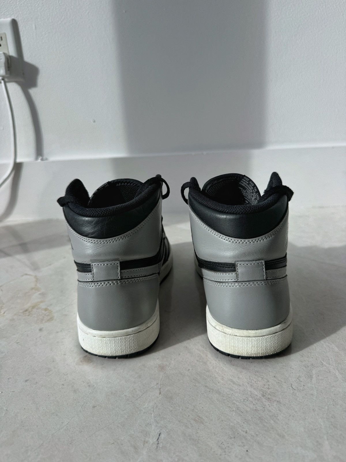 Nike Air Jordan 1 Retro High OG 2013 Shadow 2013 Size US 8.5 / EU 41-42 - 3 Thumbnail