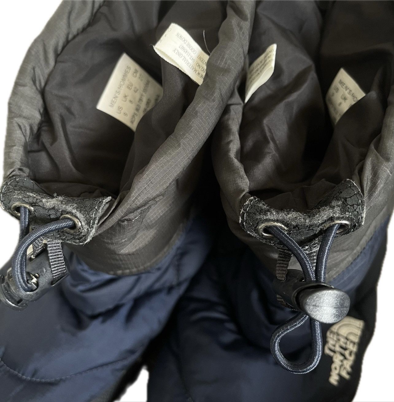 The North Face RARE THE NORTH FACE® 700 PUFFER BOOTIES SIZE L Size US 9 / EU 42 - 3 Thumbnail
