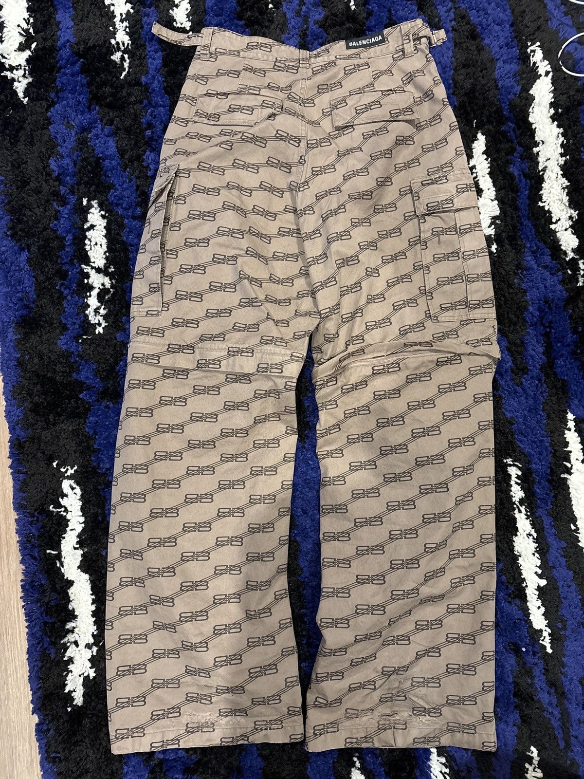 Balenciaga Balenciaga cargo pants monogram Size US 32 / EU 48 - 2 Thumbnail