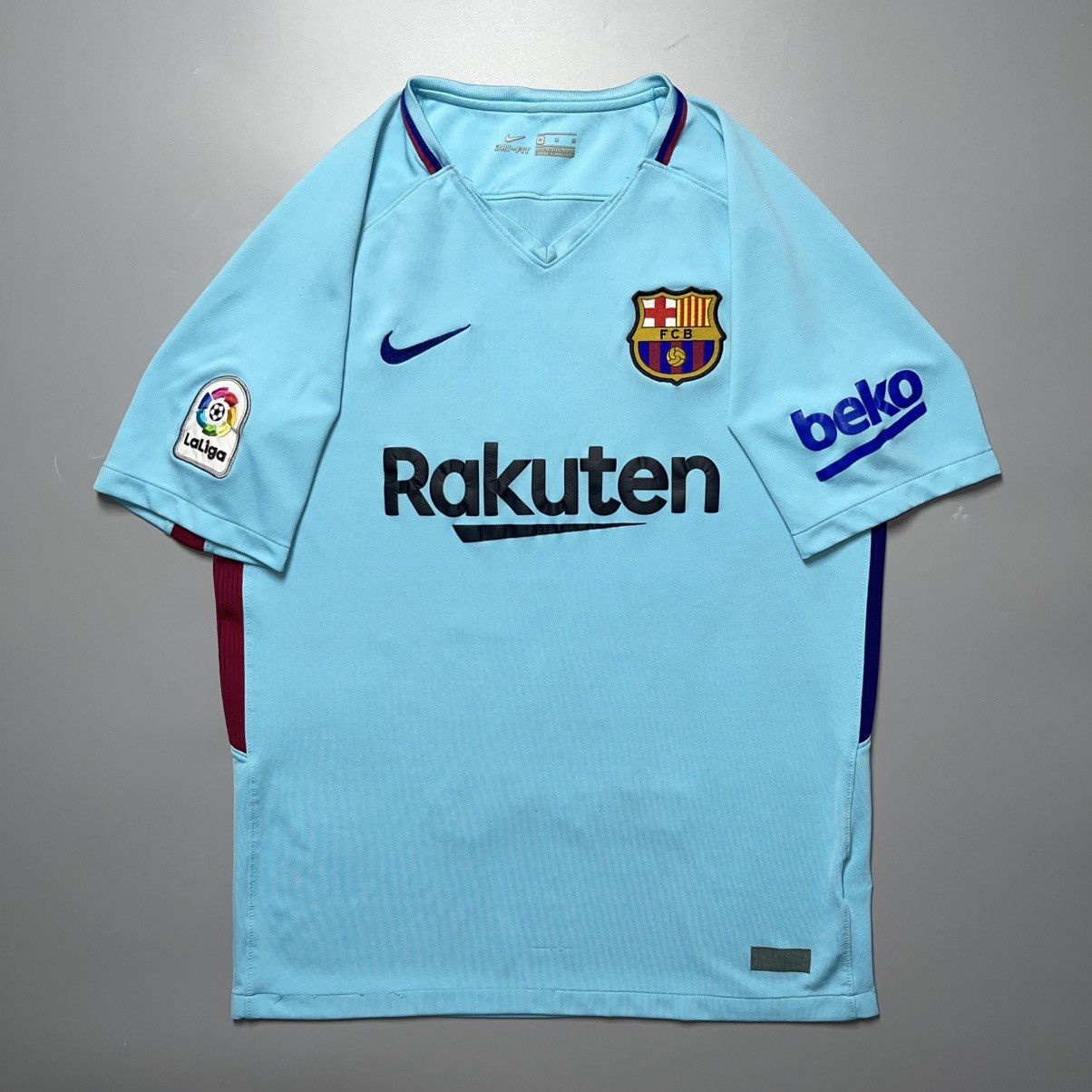 Nike BARCELONA NIKE 2017/2018 FOOTBALL AWAY JERSEY #10 MESSI Size US M / EU 48-50 / 2 - 2 Thumbnail