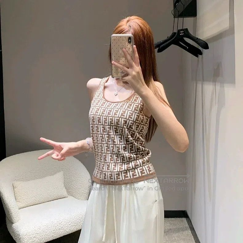 Fendi Fendi Logo letter jacquard round neck fitted vest/brown/co Size XXS / US 00 / IT 34 - 7 Thumbnail