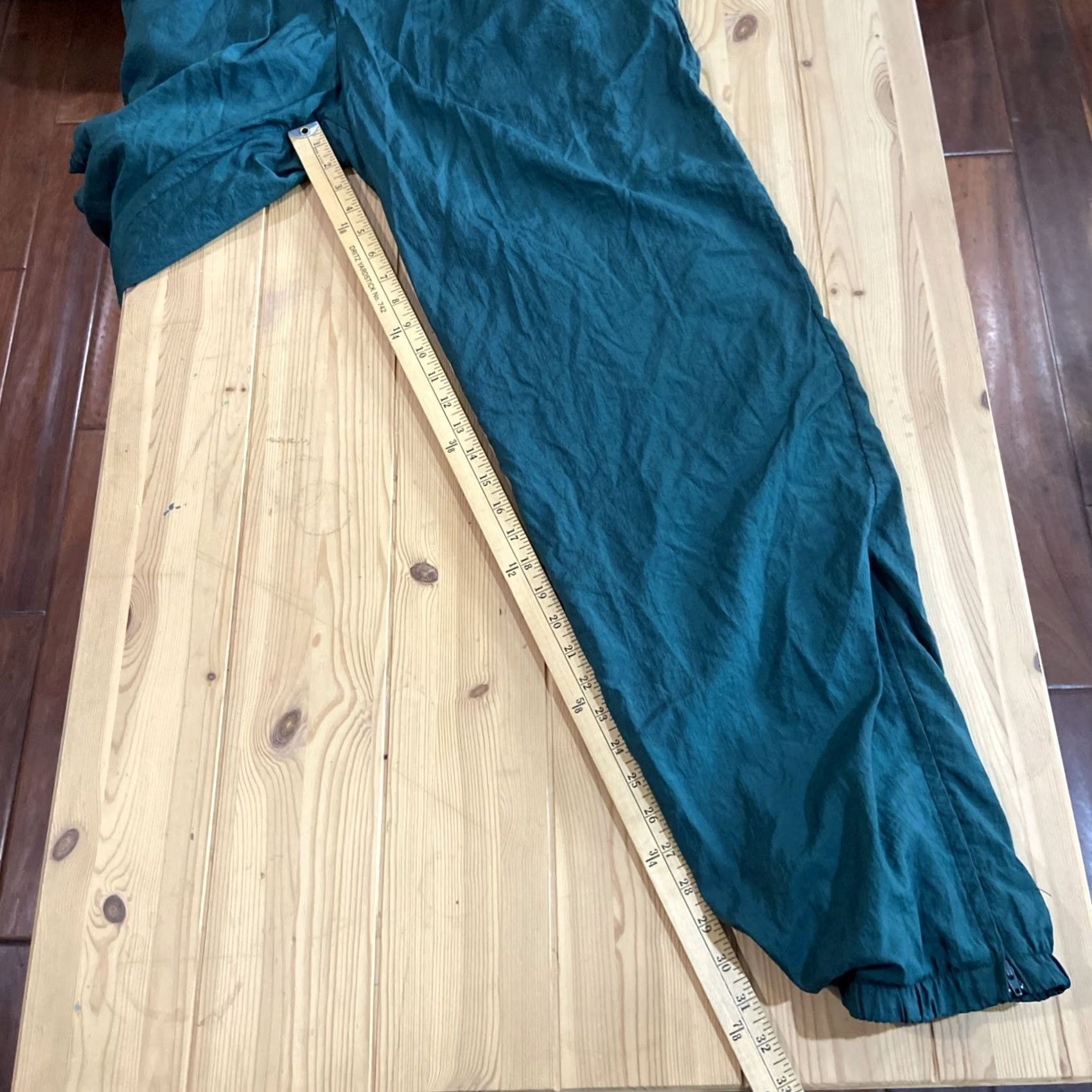 Nike VINTAGE Nike Track Pants Men 2XL Dark Green Nylon 90s Baggy Activewear Pants Mens Size US 39 - 6 Thumbnail
