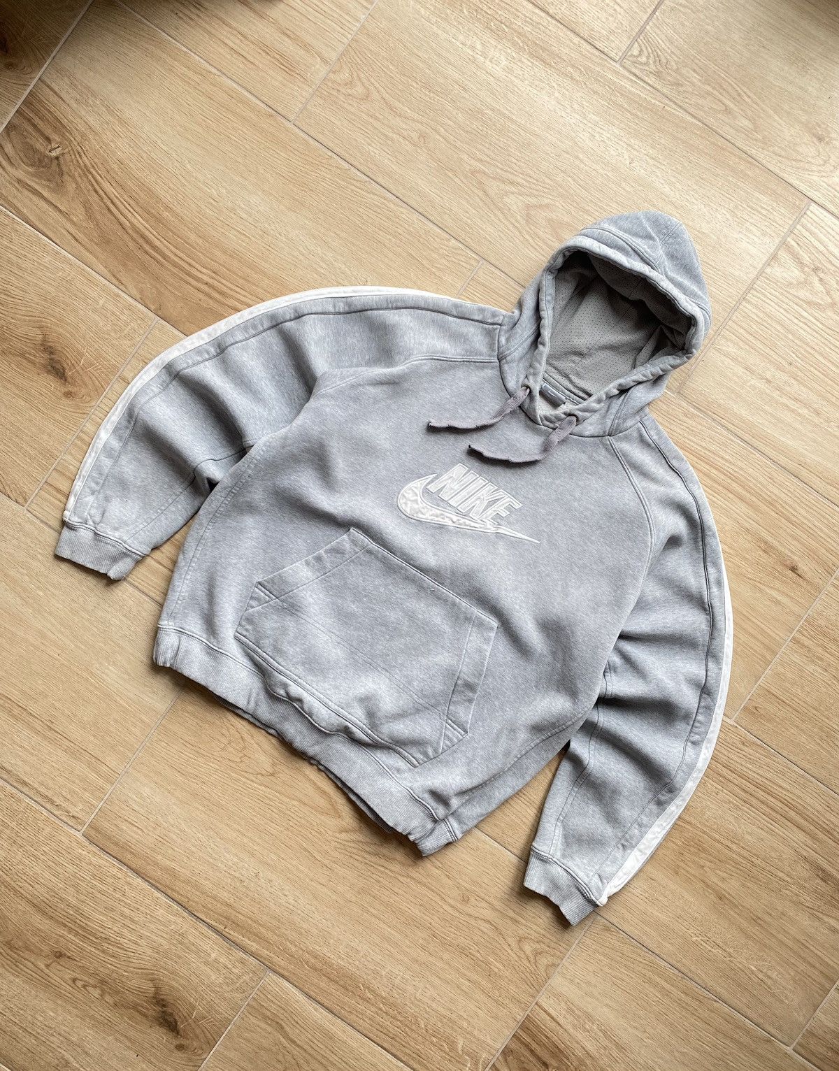 Nike Vintage Y2K Nike Hoodie Size US L / EU 52-54 / 3 - 1 Thumbnail