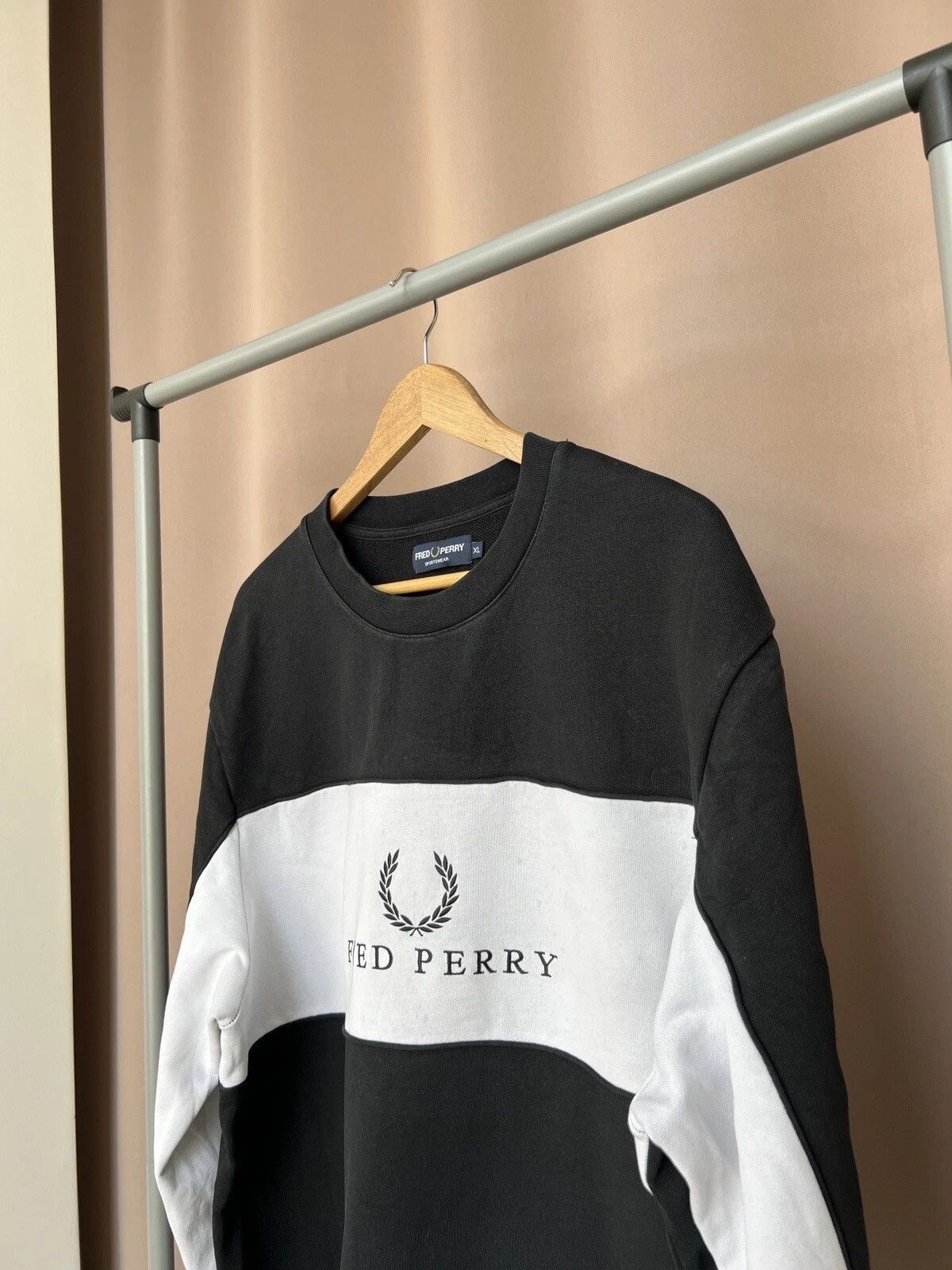 Fred Perry Fred Perry Embroidered Logo Sweatshirt Mens Size XL Size US XL / EU 56 / 4 - 4 Thumbnail