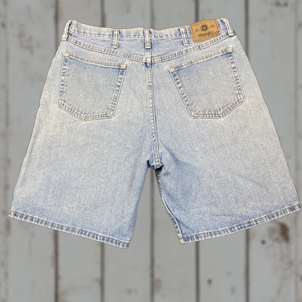 Wrangler VINTAGE Wrangler Jorts Jeans Denim Shorts Men 36 Light Blue Distressed 90s Y2K Bermuda Baggy 5-Pocket Denim Casual Vintage Mens Wrangler Jorts Size US 36 / EU 52 - 1 Thumbnail