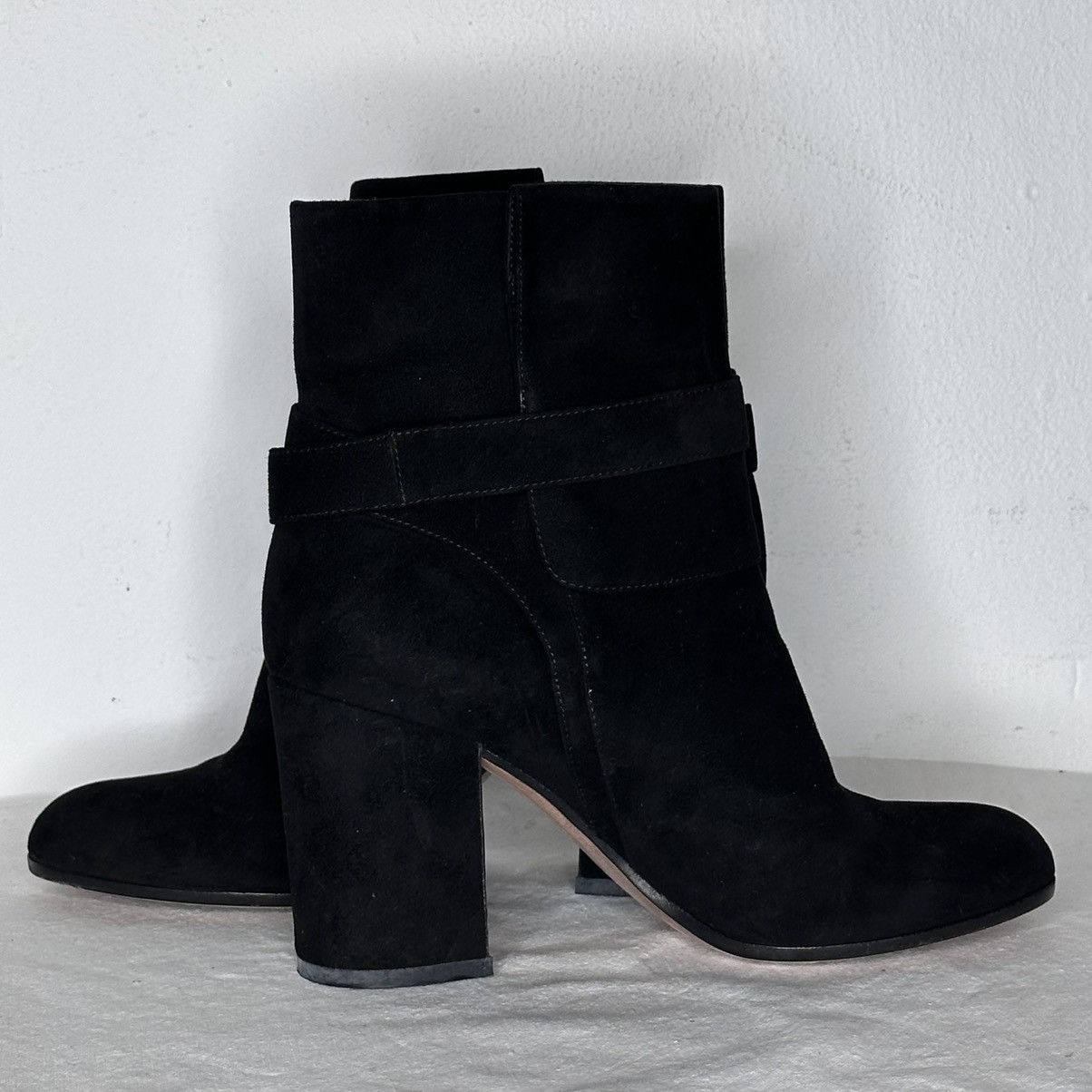 Gianvito Rossi Bottines à talons Gianvito Rossi en suede noir 37,5 Size US 6.5 / IT 36.5 - 7 Thumbnail