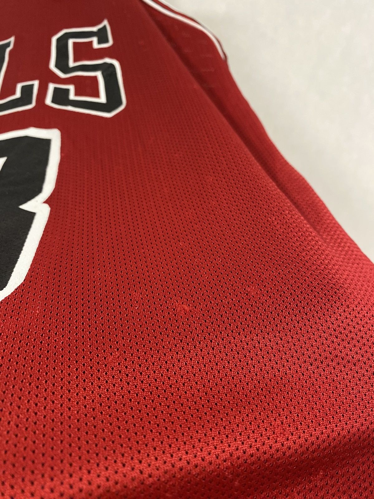Champion Rare Champion Chicago Bulls Reversible NBA Jersey 44/M Size US M / EU 48-50 / 2 - 6 Thumbnail