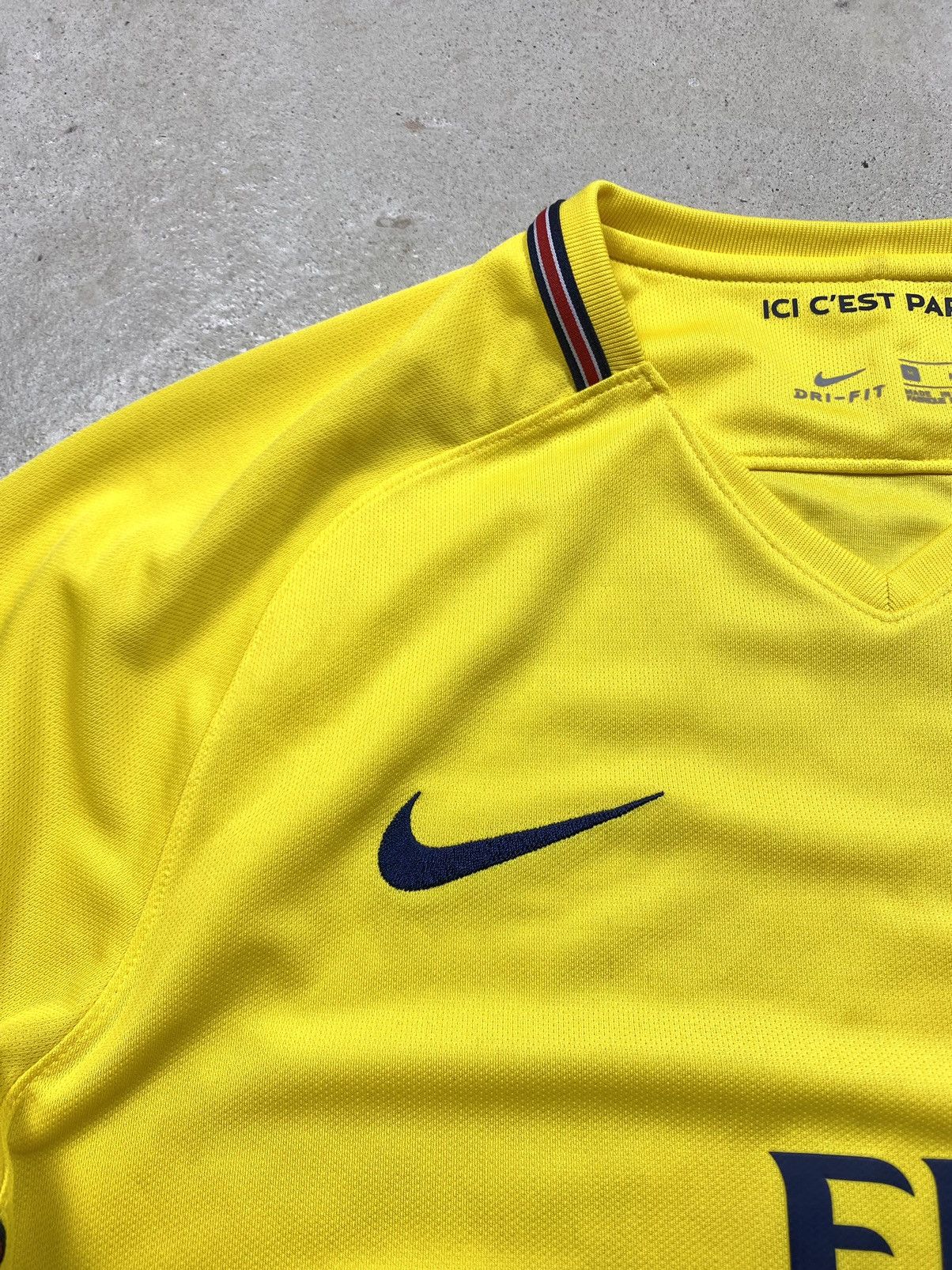 Nike Nike Paris Saint Germain Soccer Jersey T Shirt Hype Y2K Size US M / EU 48-50 / 2 - 6 Thumbnail