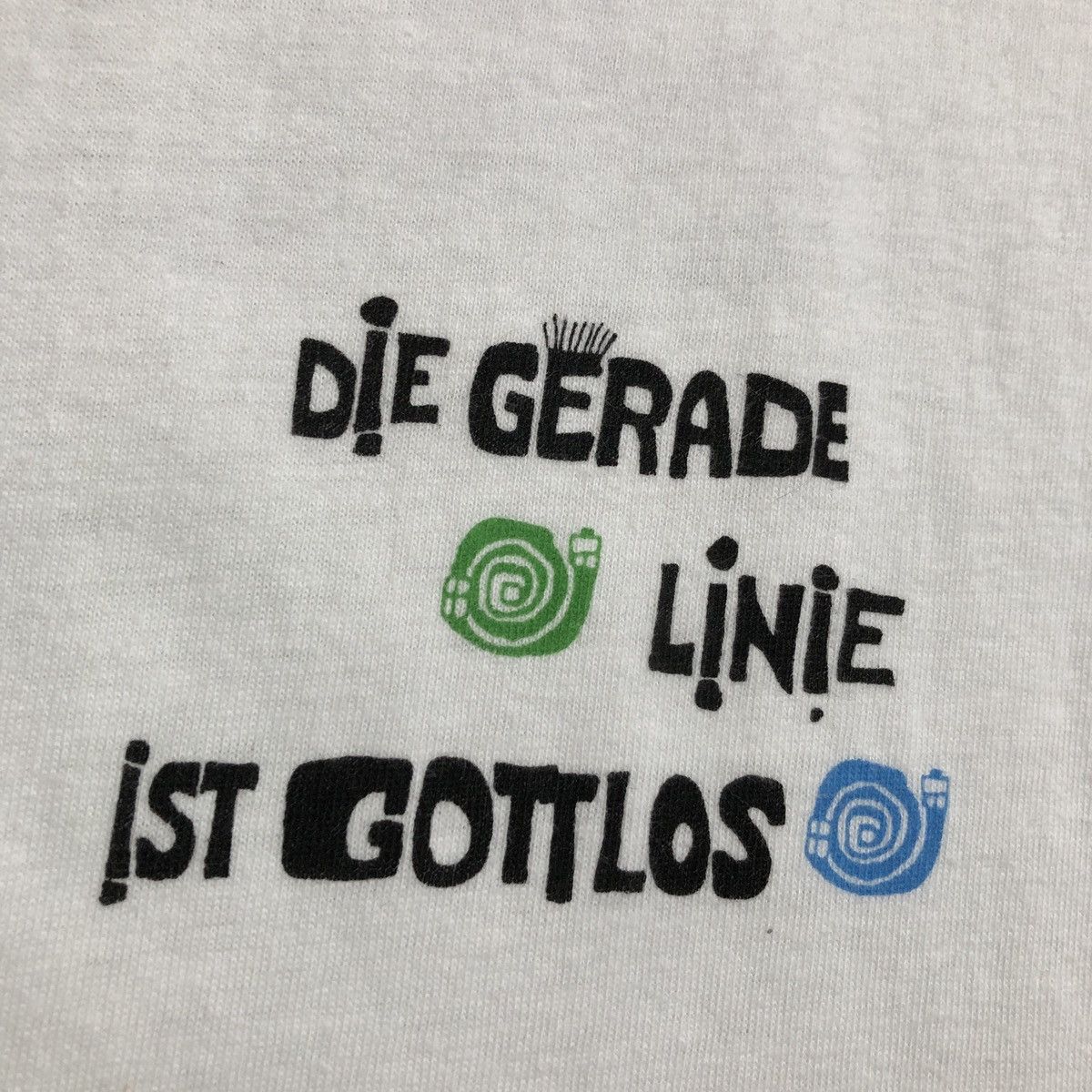 Vintage Vintage Hundertwasser Die Gerade Linie Ist Gottlos T-Shirt Size US L / EU 52-54 / 3 - 5 Thumbnail