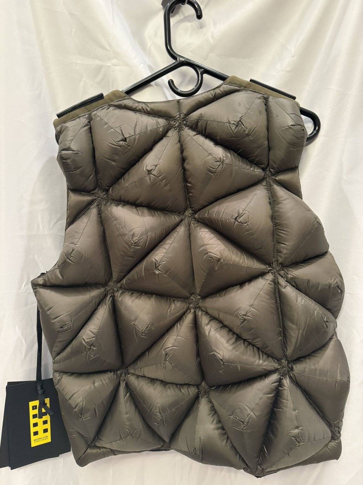 Moncler Genius × Pharrell Moncler Genius x Pharrell Turtle Vest Size US M / EU 48-50 / 2 - 2 Thumbnail