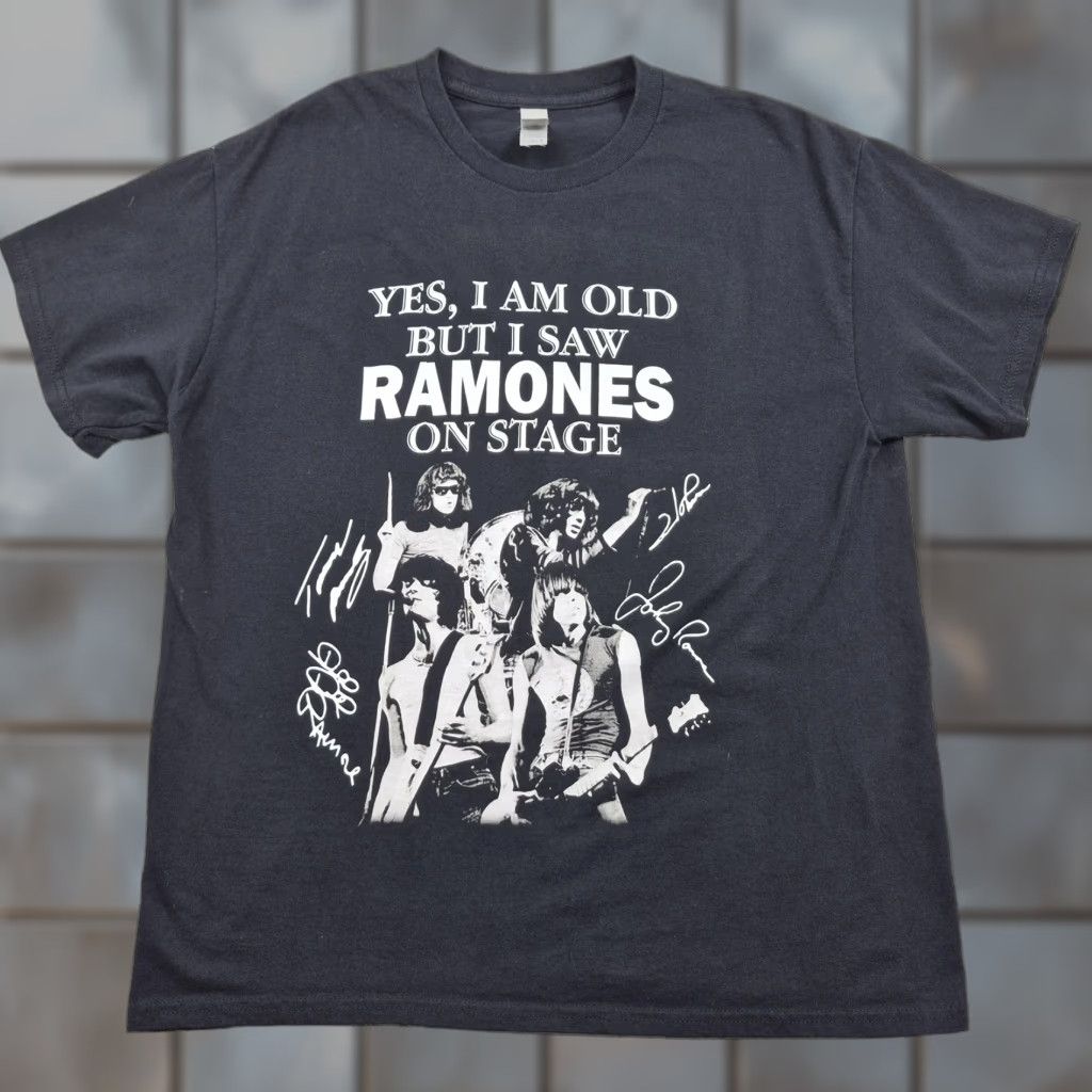 Gildan VINTAGE Ramones Yes I Am Old Shirt Mens Large Black Gildan Rock Band Graphic Tee Size US L / EU 52-54 / 3 - 1 Thumbnail