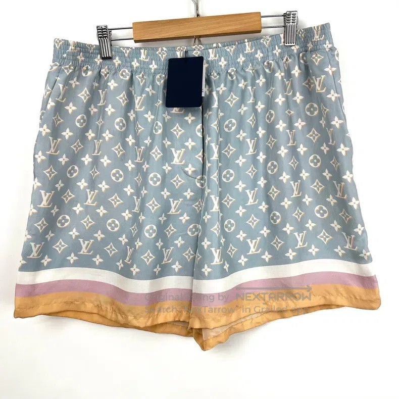 Louis Vuitton Louis Vuitton Blue presbyopic printed silk shorts Size US 44 / EU 60 - 1 Thumbnail