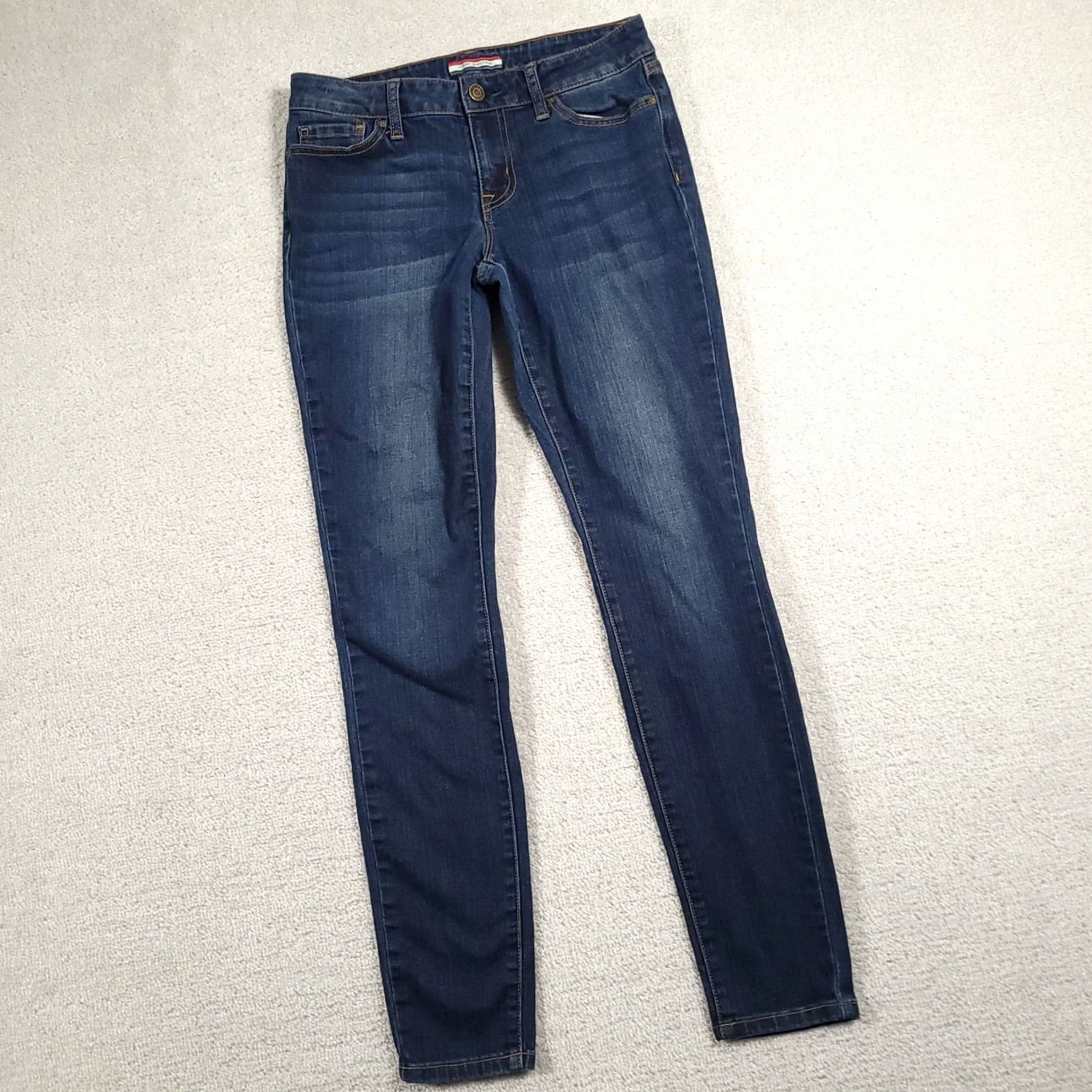 Tommy Hilfiger Tommy Hilfiger Denim Jeans Women's 2R Skinny Low Rise Logo Dark Wash Blue 5-Pocket Classic Slim Fit Mens? (note: final must not add uncertain gender) Size 26" / US 2 / IT 38 - 2 Thumbnail