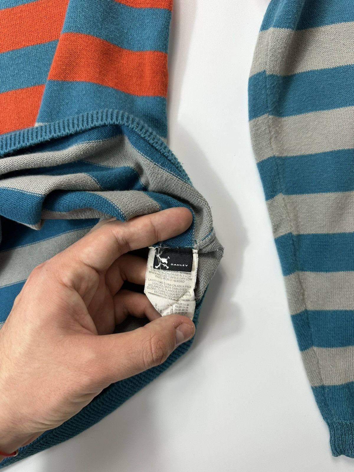Oakley Vintage Oakley Stripped Sweater Logo Size US L / EU 52-54 / 3 - 9 Thumbnail