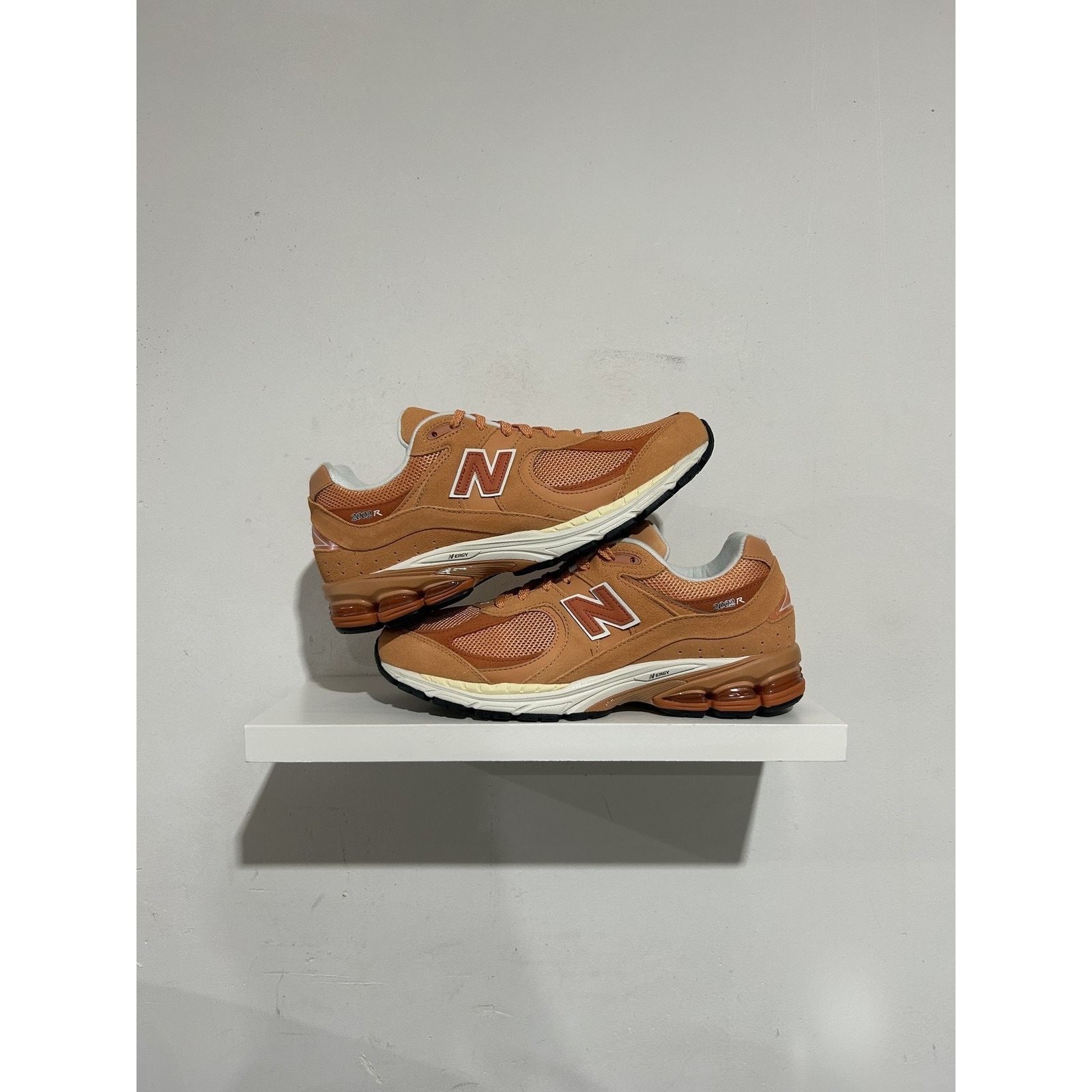 New Balance NB 2002R COPPER SIZE 11 PREOWNED Size US 11 / EU 44 - 1 Thumbnail