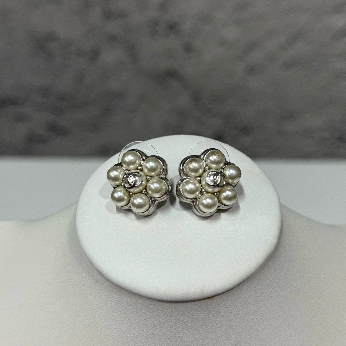 Chanel Chanel Pearl Earrings Size ONE SIZE - 1 Thumbnail