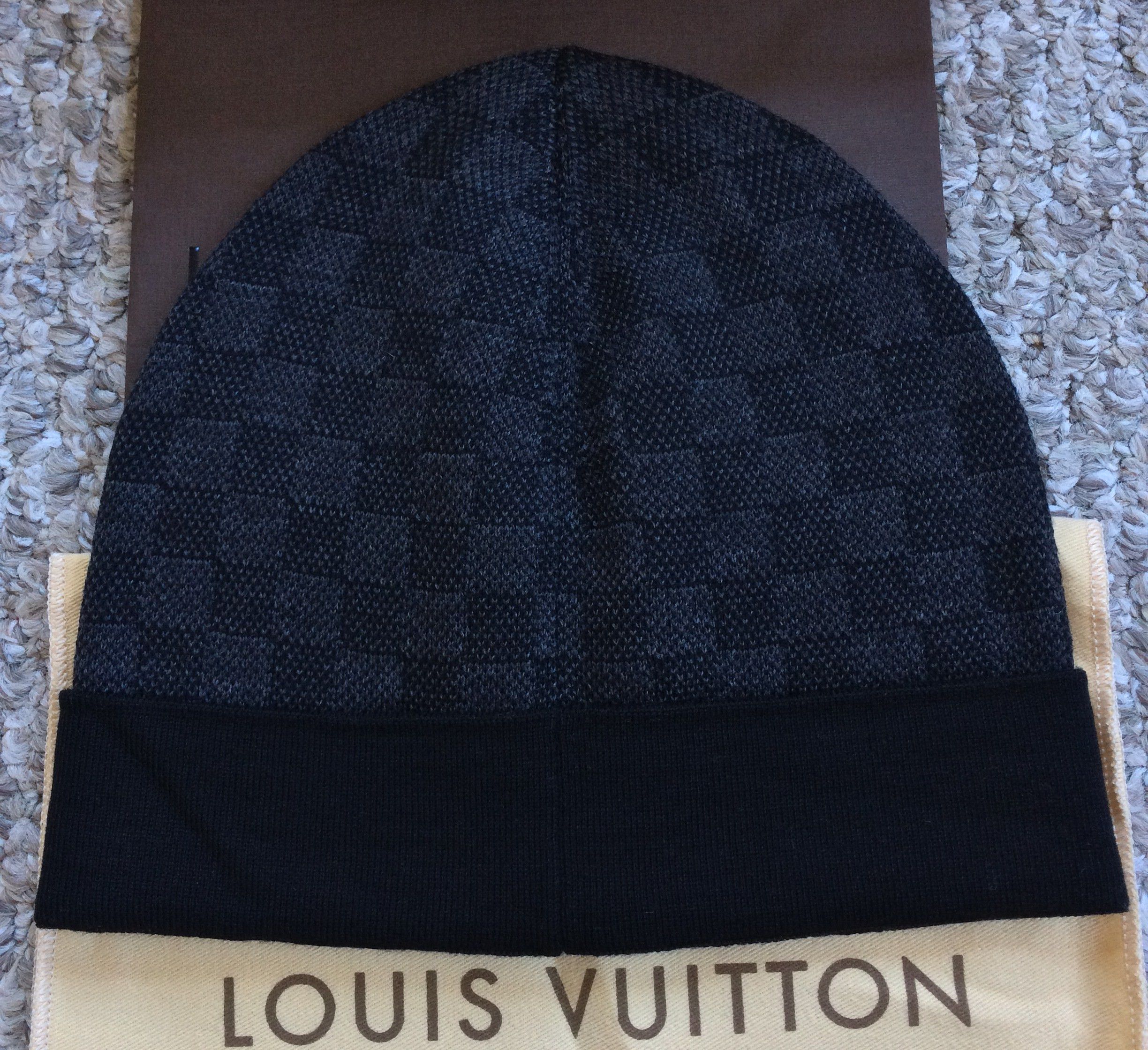 Louis Vuitton Louis Vuitton Damier Graffiti Logo Beanie Hat Size ONE SIZE - 3 Thumbnail