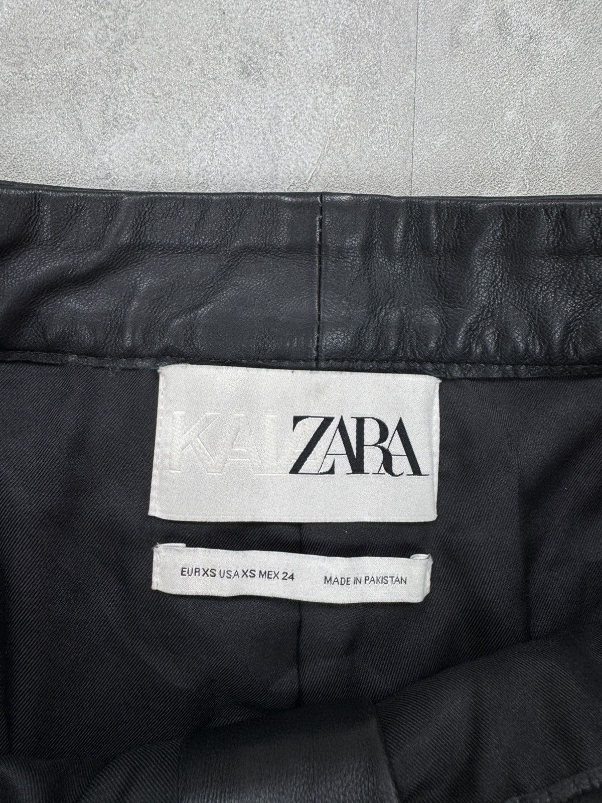 Zara KAIA x ZARA Leather mini skirt Women’s size XS Size 25" / US 0 / IT 36 - 5 Thumbnail