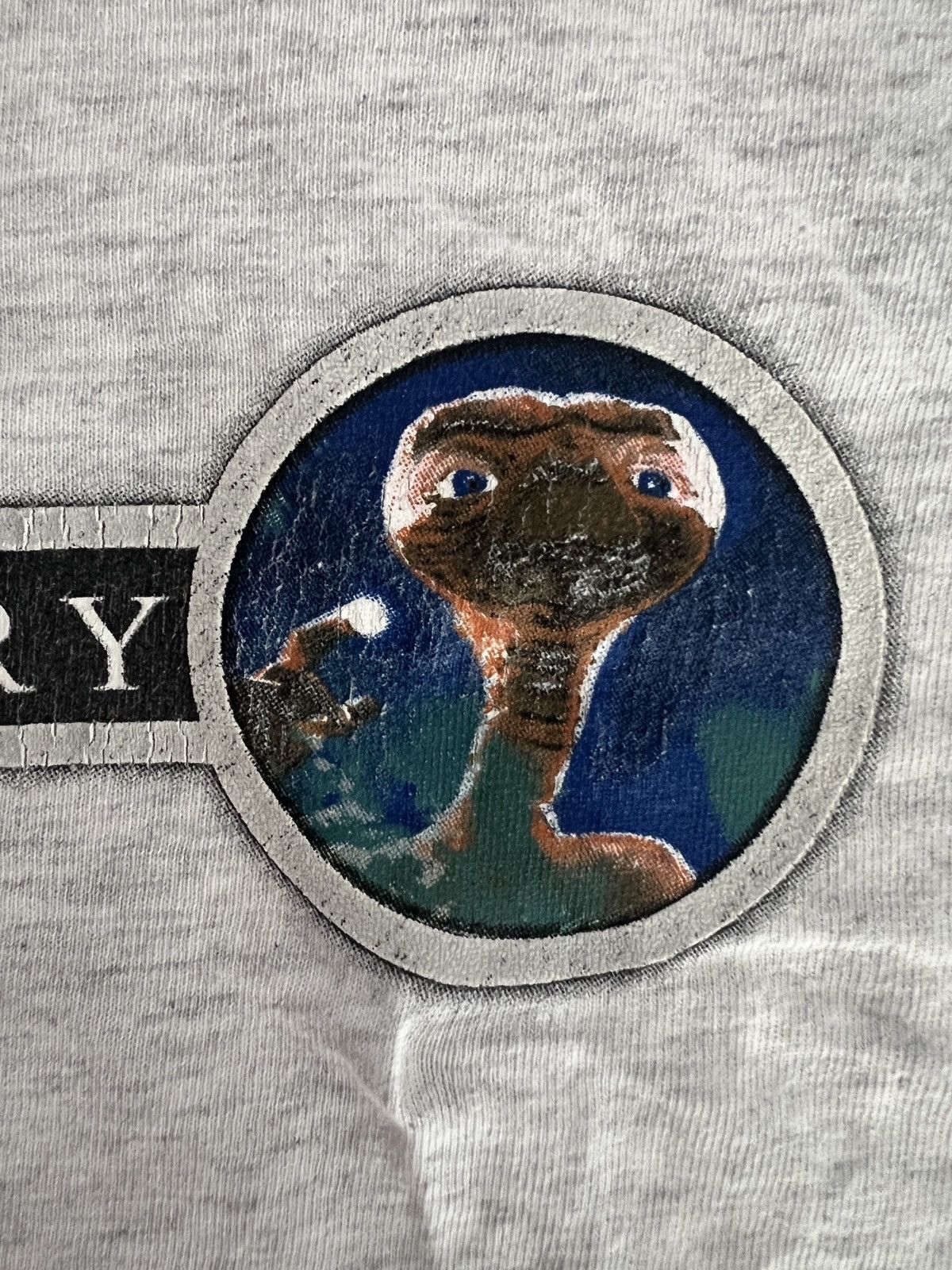 Universal Studios ET Universal Studios 20th Anniversary Rare E.T 90s Y2K 21x28 Size US M / EU 48-50 / 2 - 1 Thumbnail