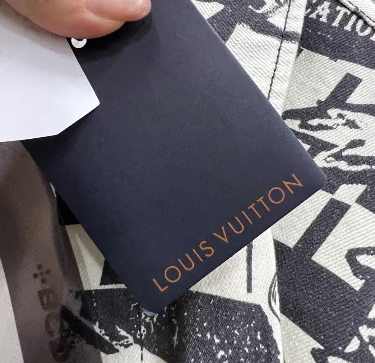 Louis Vuitton Louis Vuitton All-over Print Denim Short Sleeve Shirt J41 Size US M / EU 48-50 / 2 - 5 Thumbnail