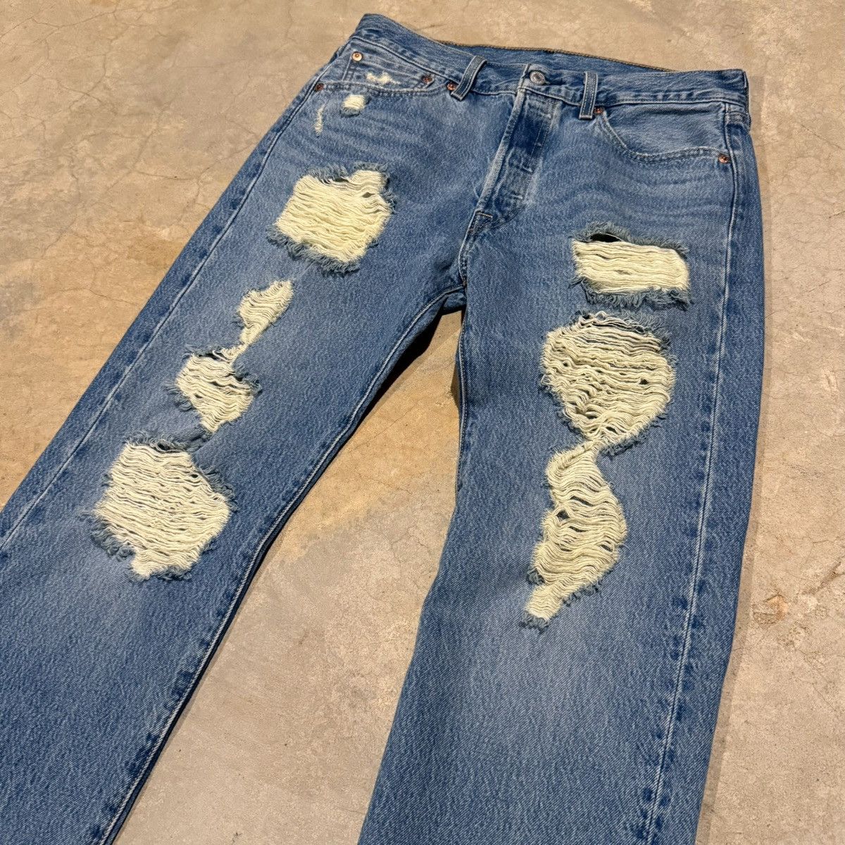 Levi's Levi’s 501 Distressed Thrashed Jeans Skater Grunge ERD Y2K Size US 32 / EU 48 - 4 Thumbnail