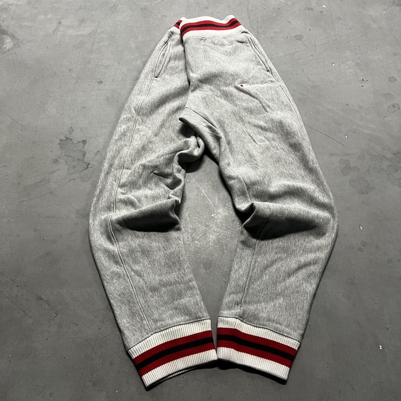 Champion × Vintage Vintage Y2K Champion Streetwear Grey Joggers Sweatpants! Size US 32 / EU 48 - 1 Thumbnail