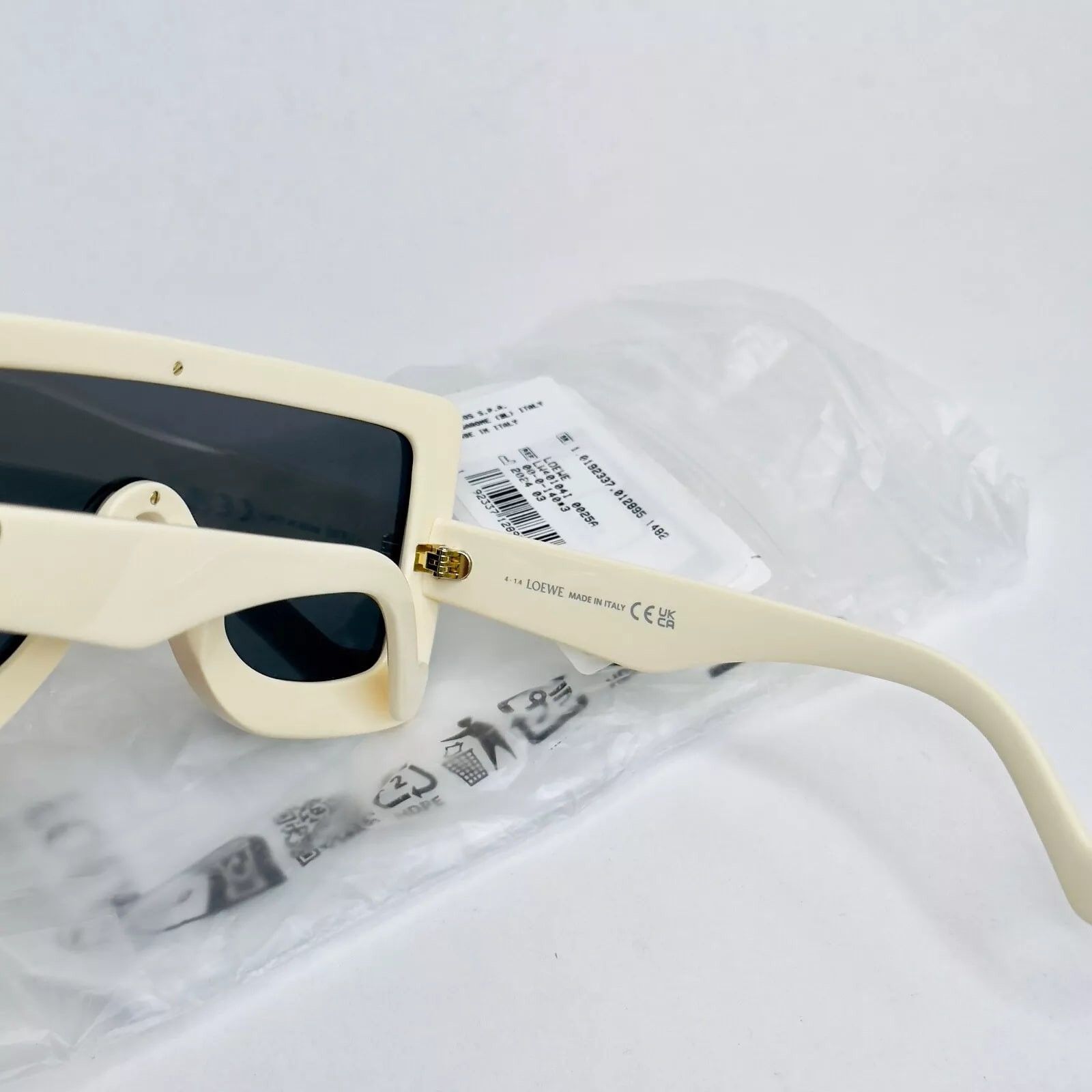 Loewe LOEWE SCREEN Chunky ANAGRAM LW40104I 40104 Unisex Sunglasses Size ONE SIZE - 2 Thumbnail