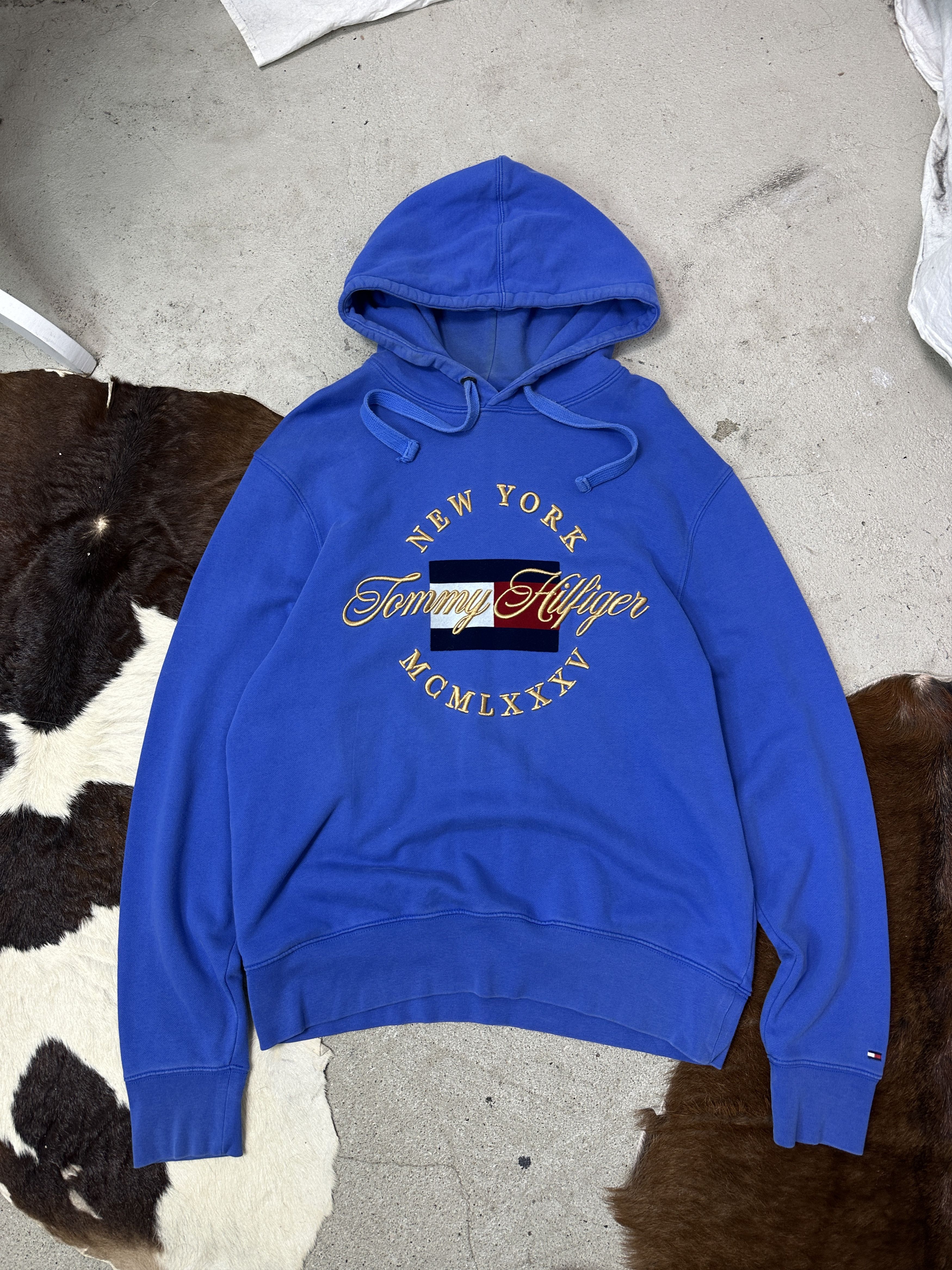 Tommy Hilfiger Vintage Streetwear Sporty Tommy Hilfiger Hoodie Y2K Size US M / EU 48-50 / 2 - 1 Thumbnail