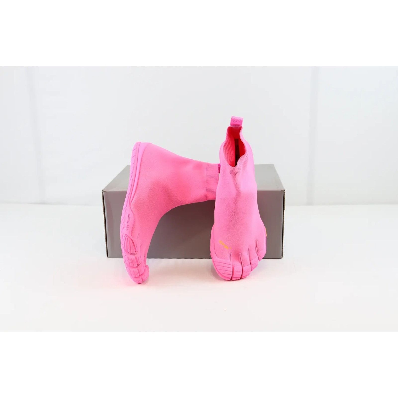 Balenciaga o1rshd1 Five Flex Toe Socks Sneakers in Pink Size US 9 / IT 39 - 3 Thumbnail
