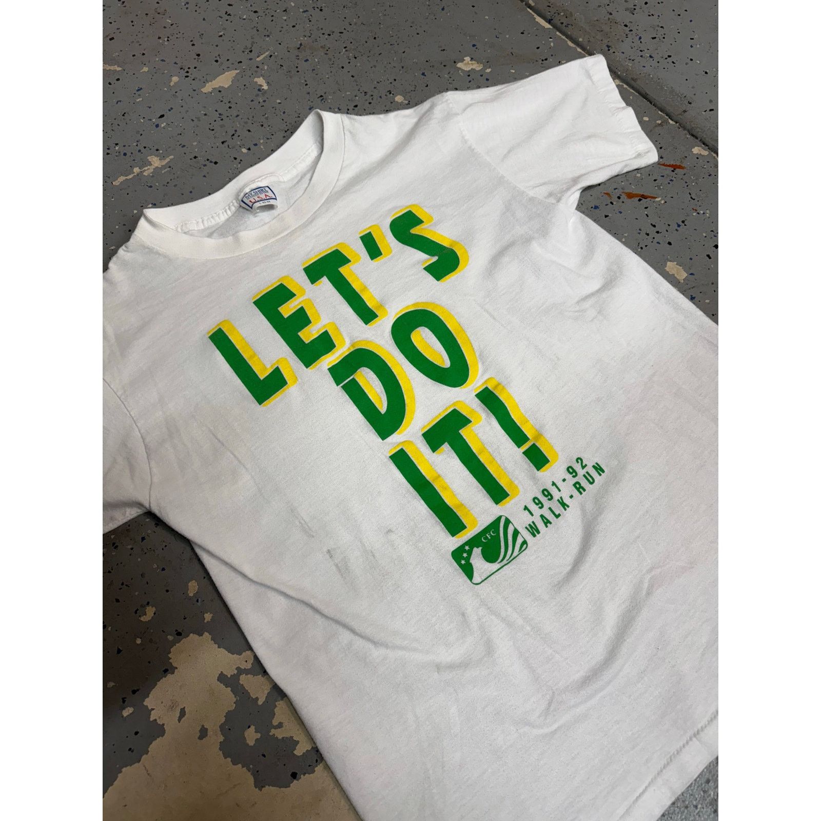 Fruit Of The Loom Vintage 1991 Lets do it running tee Size US M / EU 48-50 / 2 - 4 Thumbnail