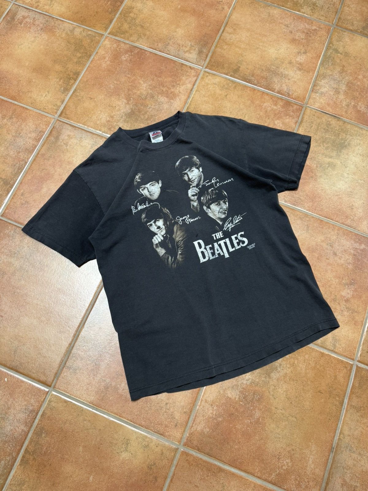 Band Tees Y2k Faded Beatles Band tee Size US L / EU 52-54 / 3 - 1 Thumbnail