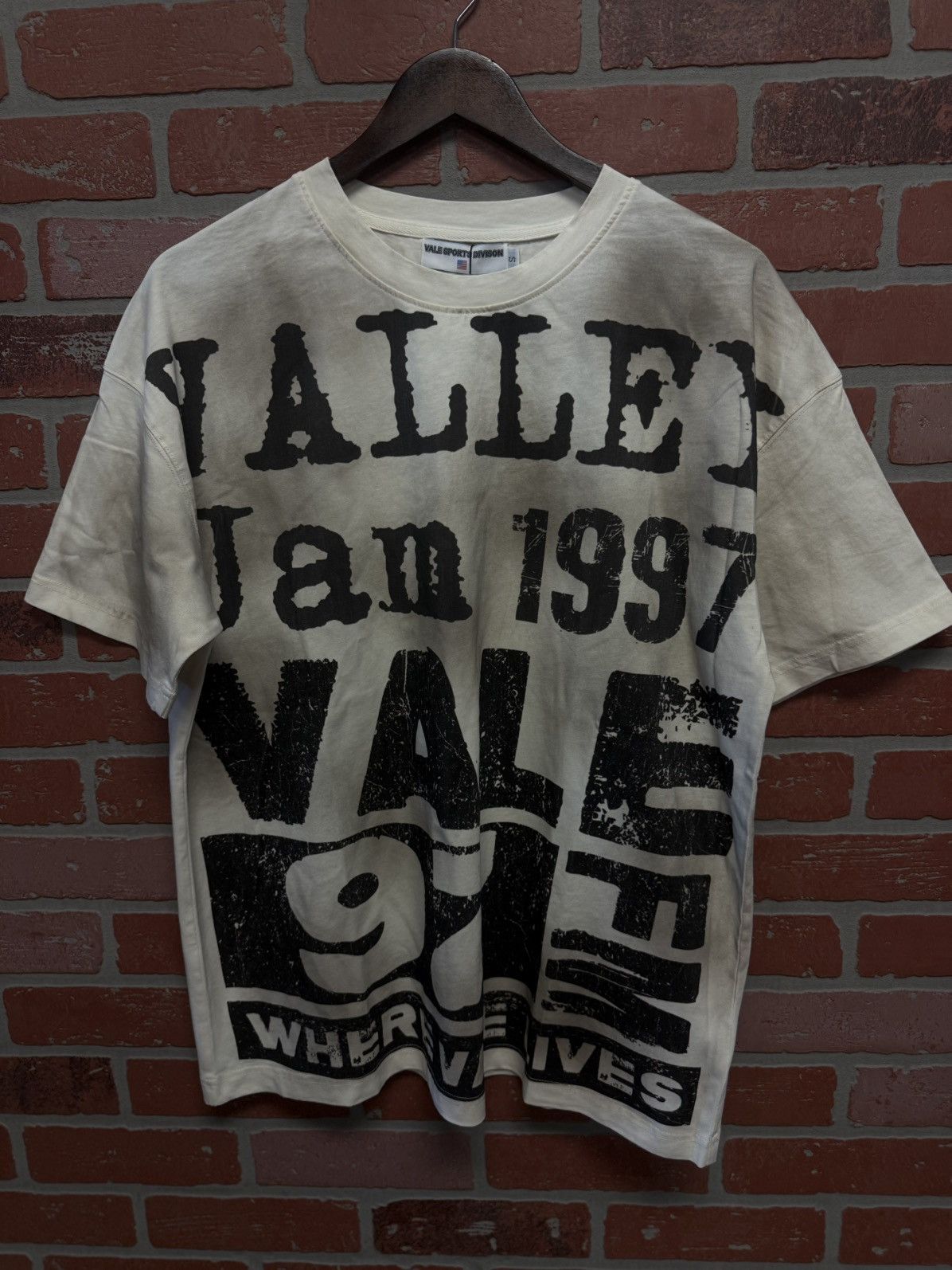 Vale Vale Valley 97FM Tee Shirt Size Small (NEW) Size US S / EU 44-46 / 1 - 4 Thumbnail