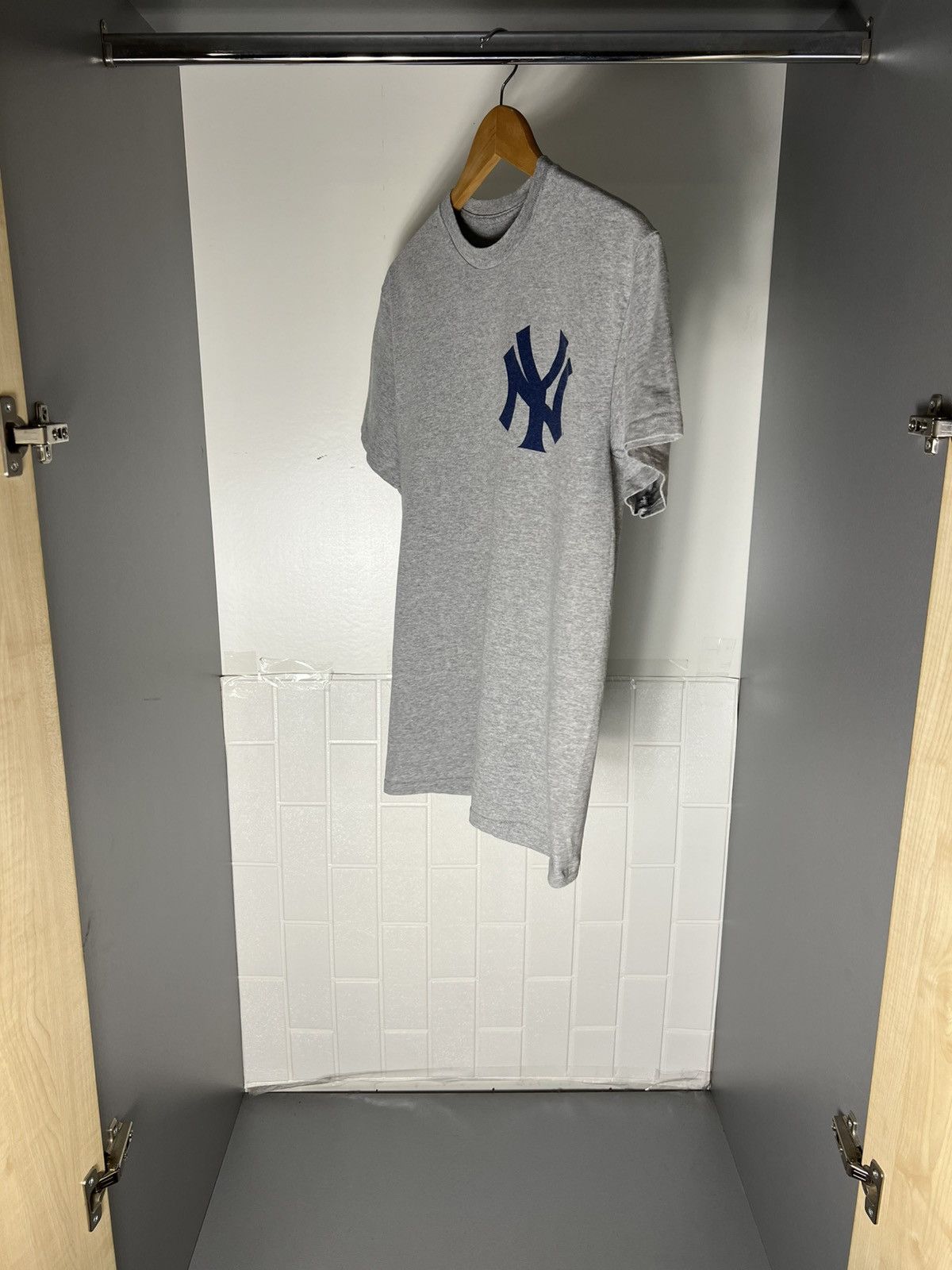 Majestic VINTAGE MAJESTIC NEW YORK YANKEES MLB RETRO T-SHIRT Y2K 90s Size US M / EU 48-50 / 2 - 10 Thumbnail