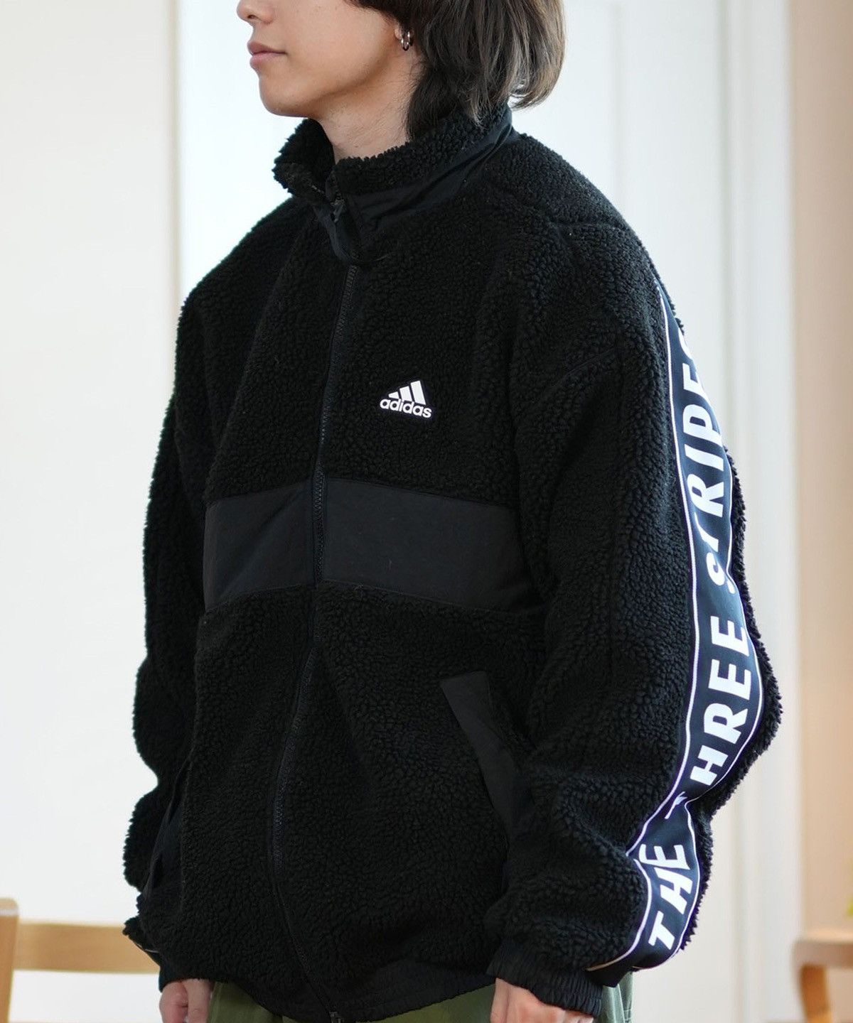 Adidas Adidas Faux Fux Outerwear Warding Loose Fit Boa Jacket KWX95 Size US M / EU 48-50 / 2 - 15 Thumbnail