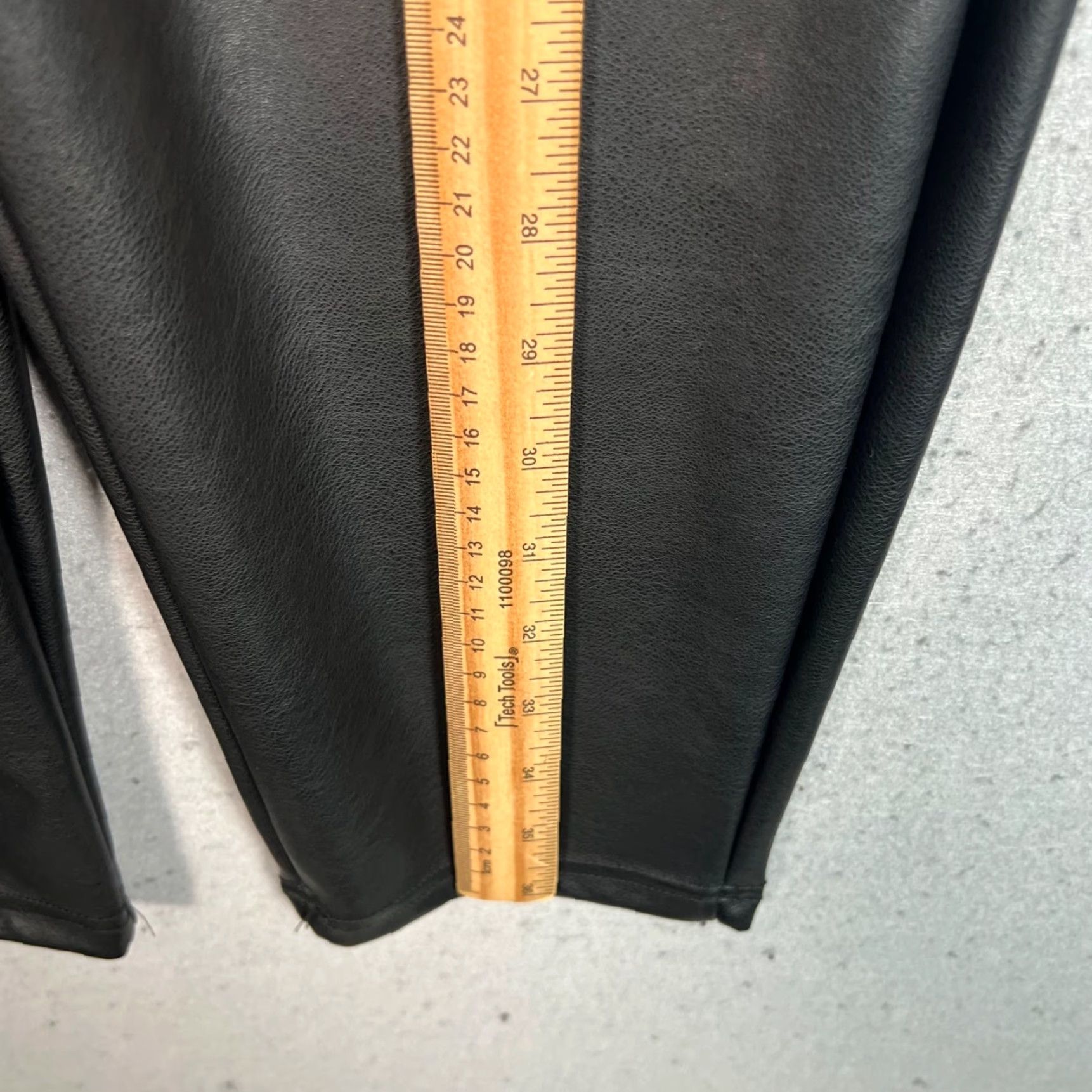 Fabletics Fabletics Womens XS Black Faux Leather Joggers - Tapered Leg - Activewear - Pockets - Athleisure - Size XS - Black - Pants Womens XS Size 26" / US 2 / IT 38 - 6 Thumbnail
