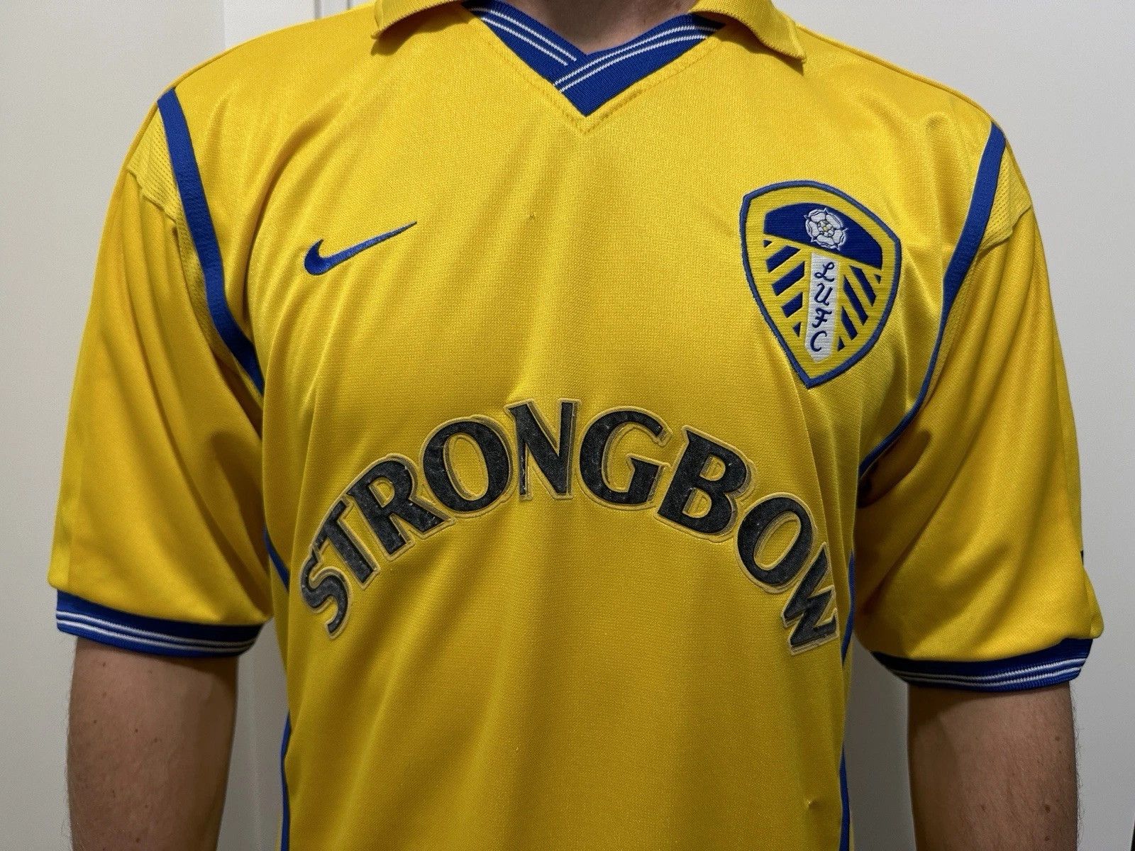 Nike Vintage Leeds United 2000/2002 Away Jersey Soccer Football Size US M / EU 48-50 / 2 - 4 Thumbnail