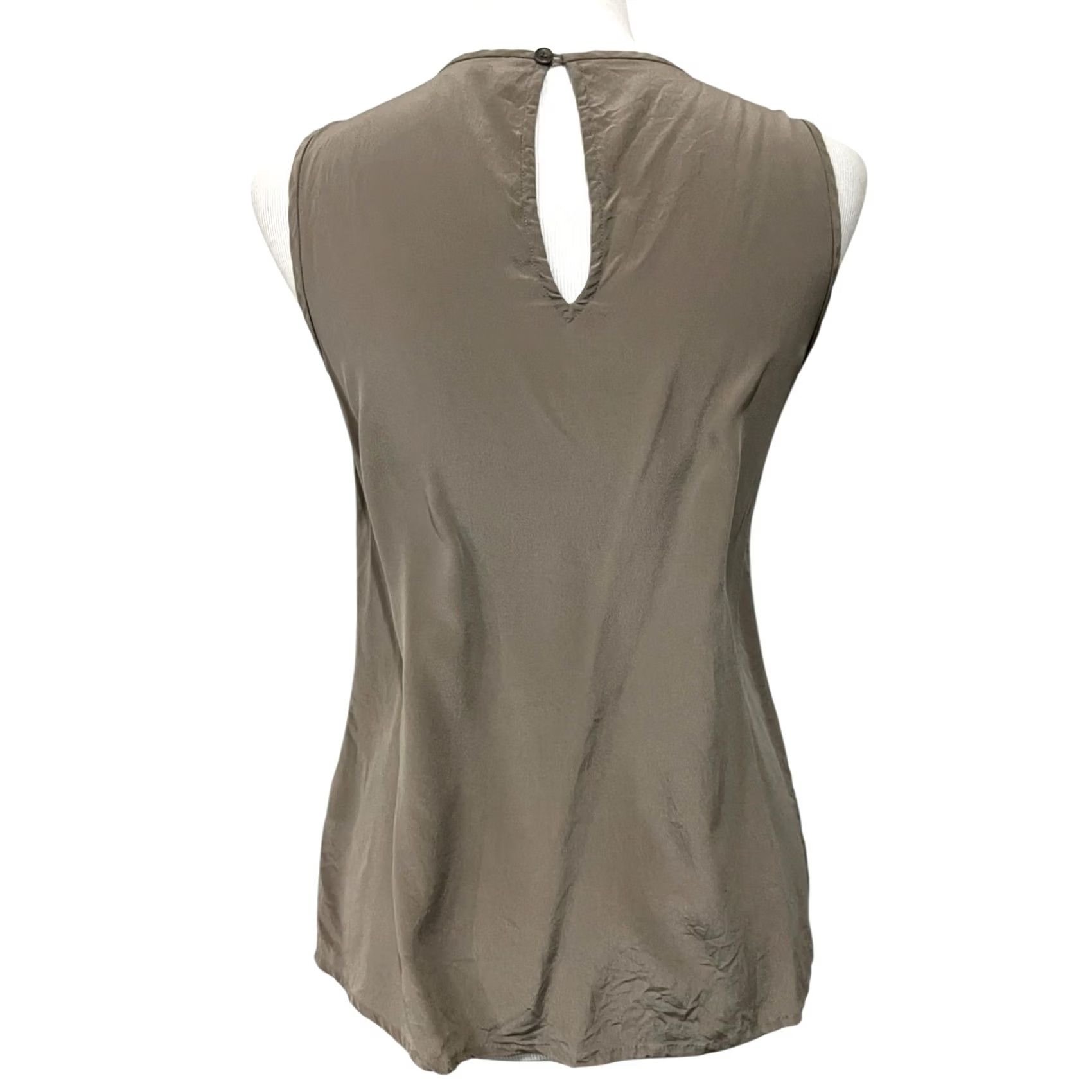 Peserico Peserico Tricot Silk Top Blouse Sleeveless Gray Tan Size 6 US 42 (Sz 6) Woman Blouse Womens Silk Top Sleeveless Gray Tan 6 US Peserico Tricot Blouse Size M / US 6-8 / IT 42-44 - 4 Thumbnail
