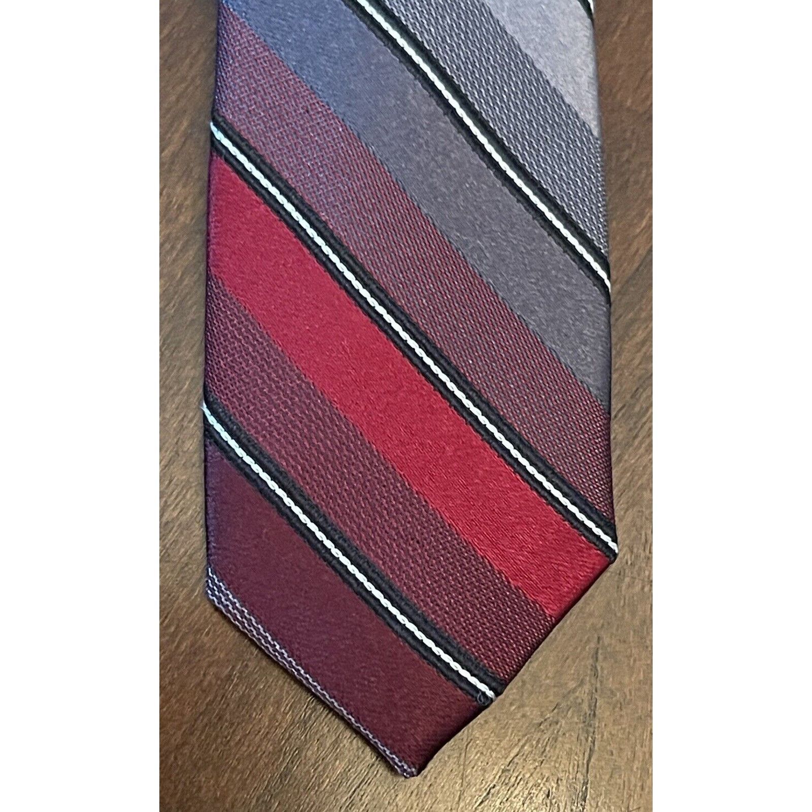Van Heusen Van Heusen Red Gray Burgundy 100% Silk Made In China Size ONE SIZE - 6 Thumbnail