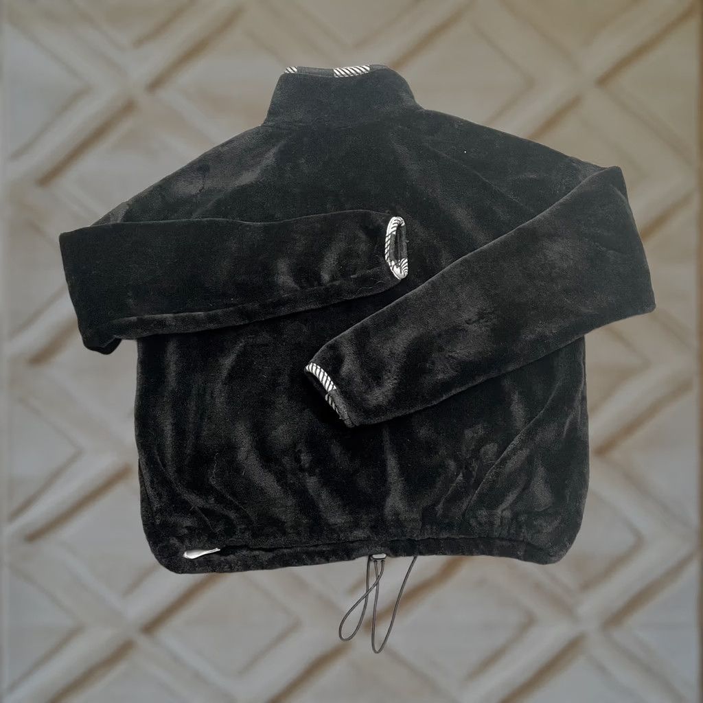 Disney Disney Mickey Mouse Cropped Jacket Womens 2XL Black 1/4 Zip Sequin Plush Fleece Disney Shirt? Size XXL / US 16-18 / IT 52-54 - 1 Thumbnail