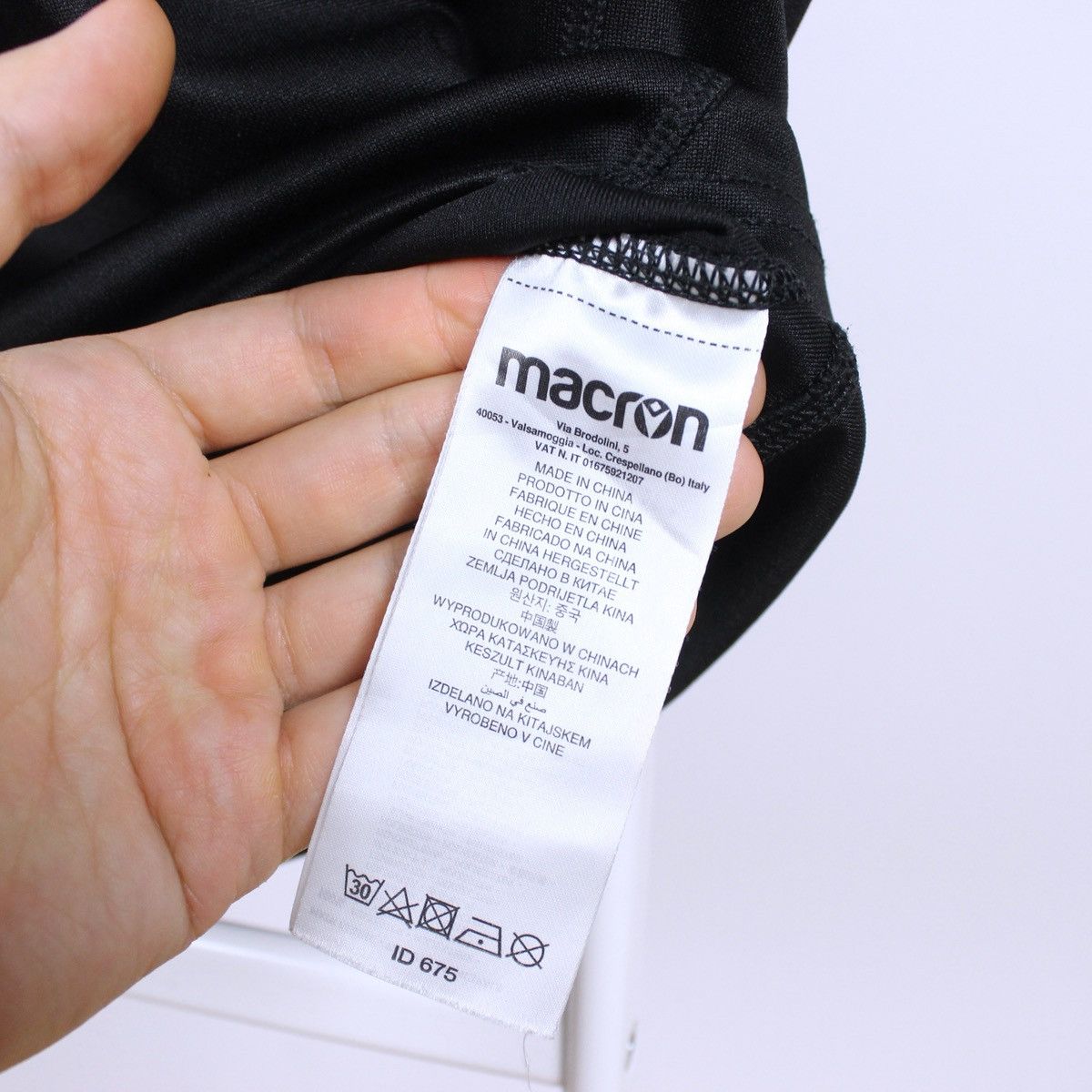 Macron Macron Wales WRU Rugby Jersey Black ISUZU Size US L / EU 52-54 / 3 - 7 Thumbnail