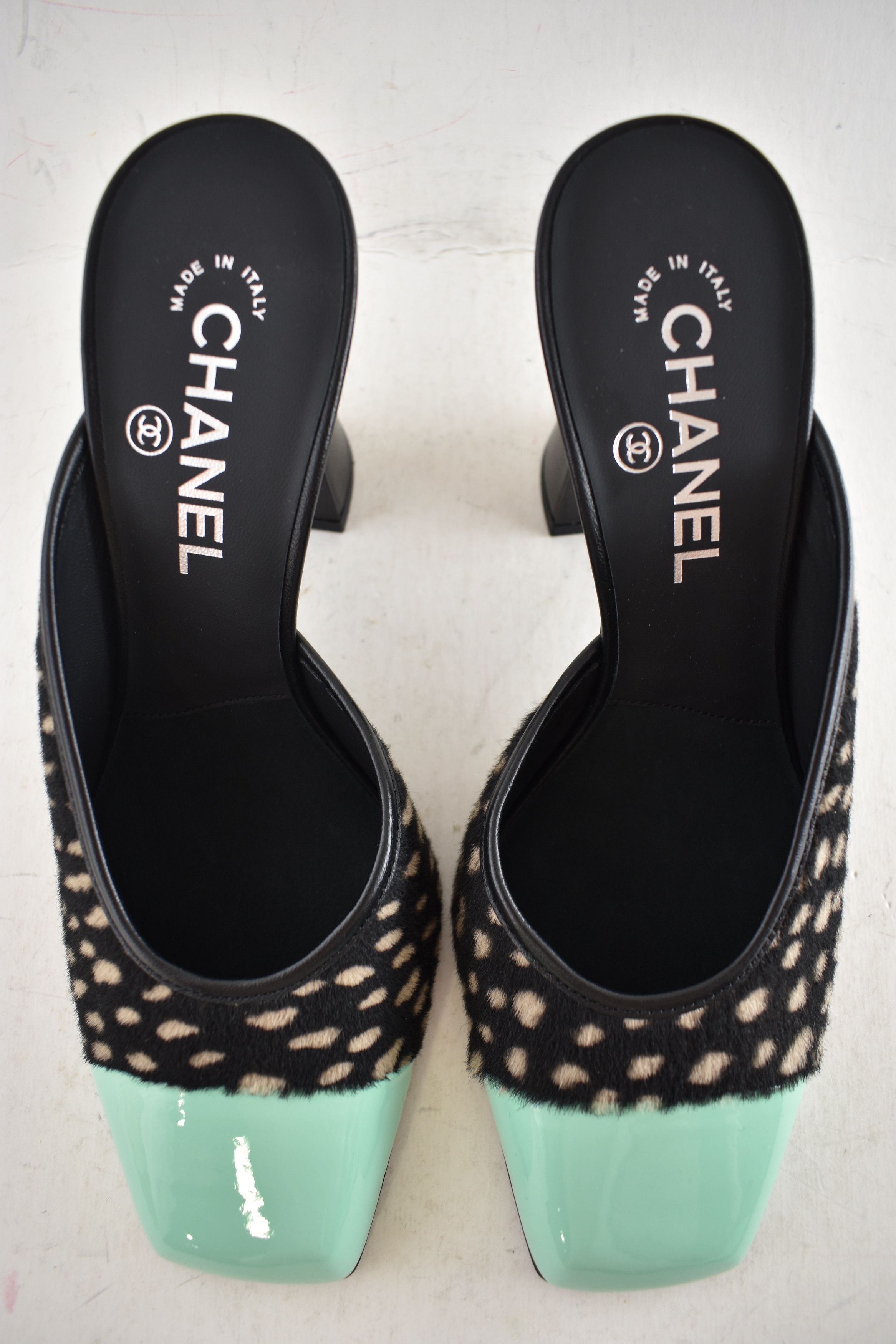 Chanel 26S Blazy White Pony Fur Green Block Heel Pump Mule 36 Size US 6 / IT 36 - 14 Thumbnail