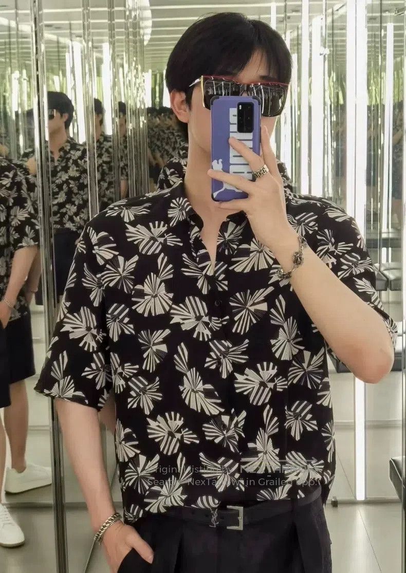 Saint Laurent Paris Saint Laurent Paris size 37 Prism Flower Pure Silk Short Sl Size US S / EU 44-46 / 1 - 5 Thumbnail