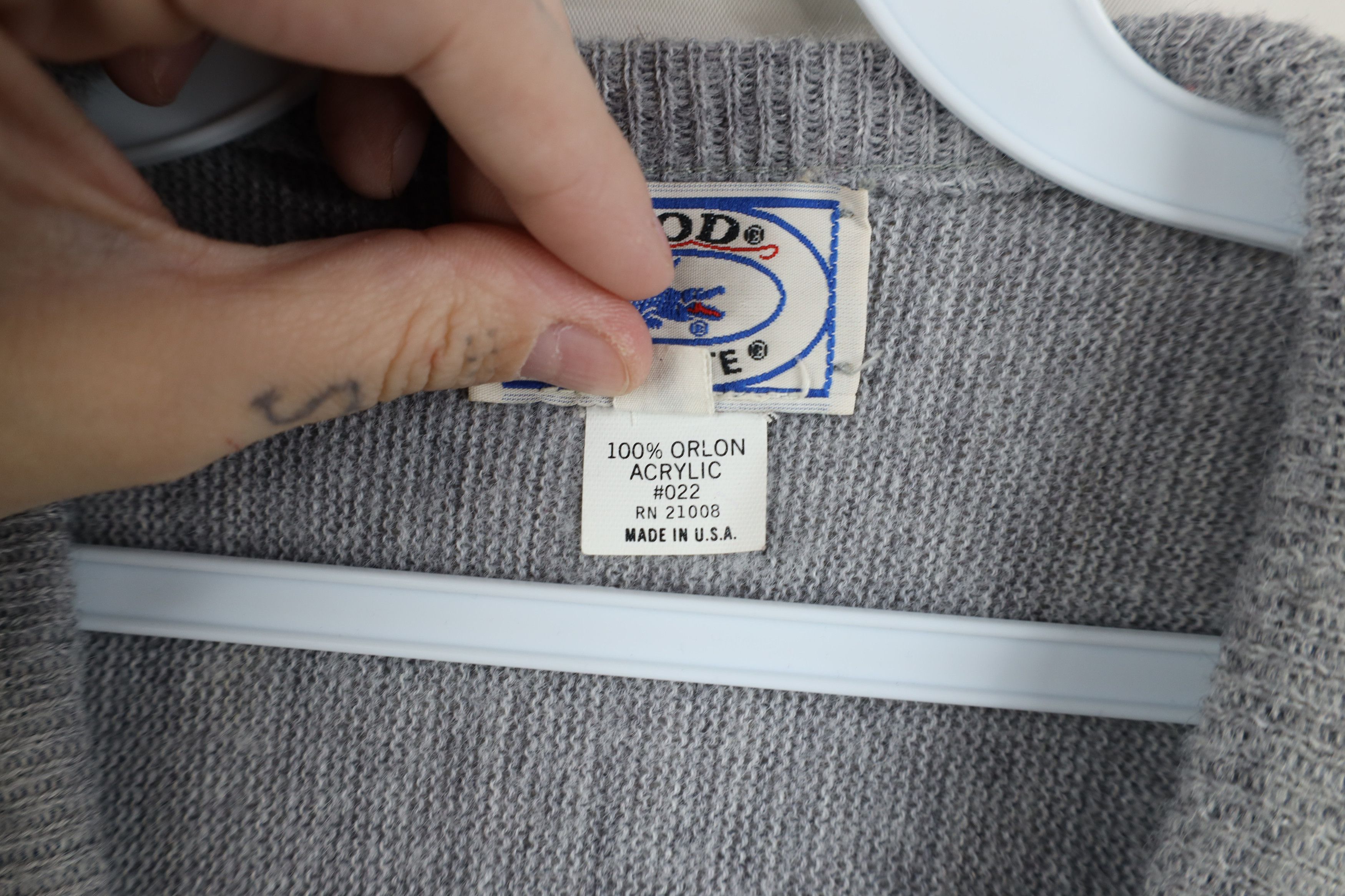 Lacoste Vintage 80s Izod Lacoste Croc Logo Knit V-Neck Sweater USA Size US M / EU 48-50 / 2 - 10 Thumbnail