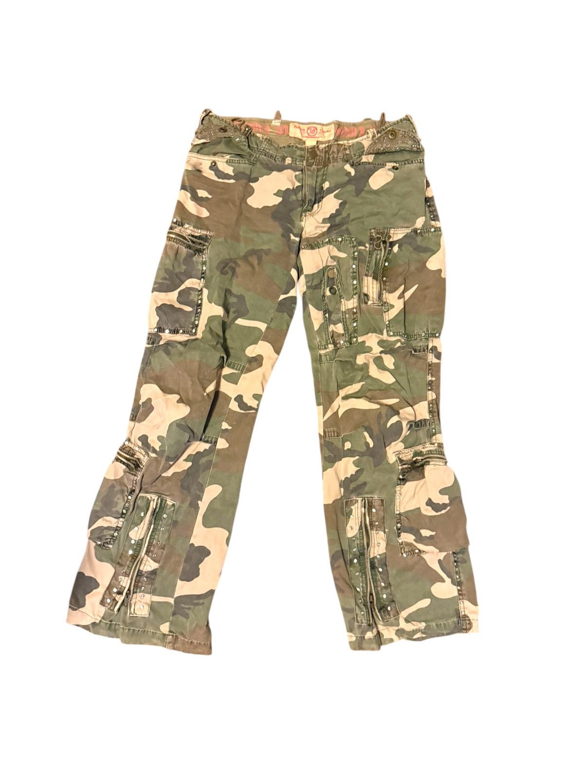 Japanese Brand × Vintage baddie camo studded cargo low rise pants Size 27" / US 4 / IT 40 - 1 Thumbnail