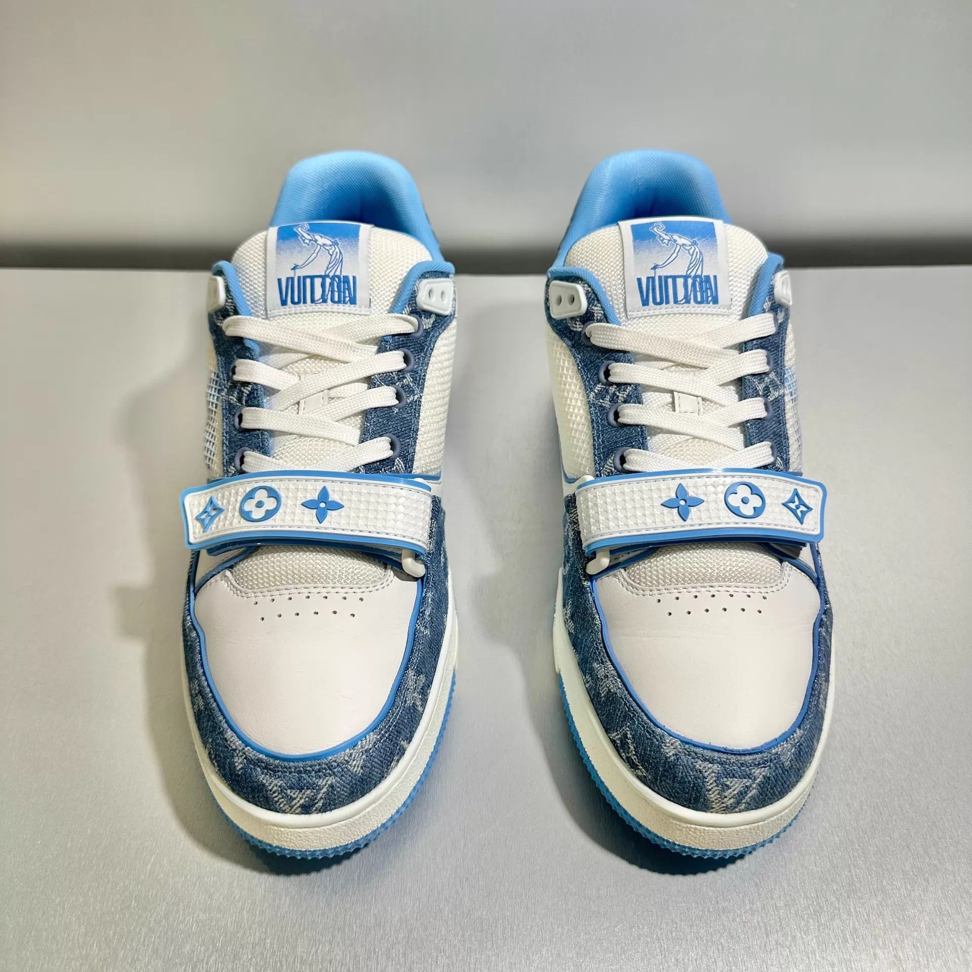 Louis Vuitton LV Trainer White Blue Velcro 7/41 Mint Size US 8 / EU 41 - 2 Thumbnail