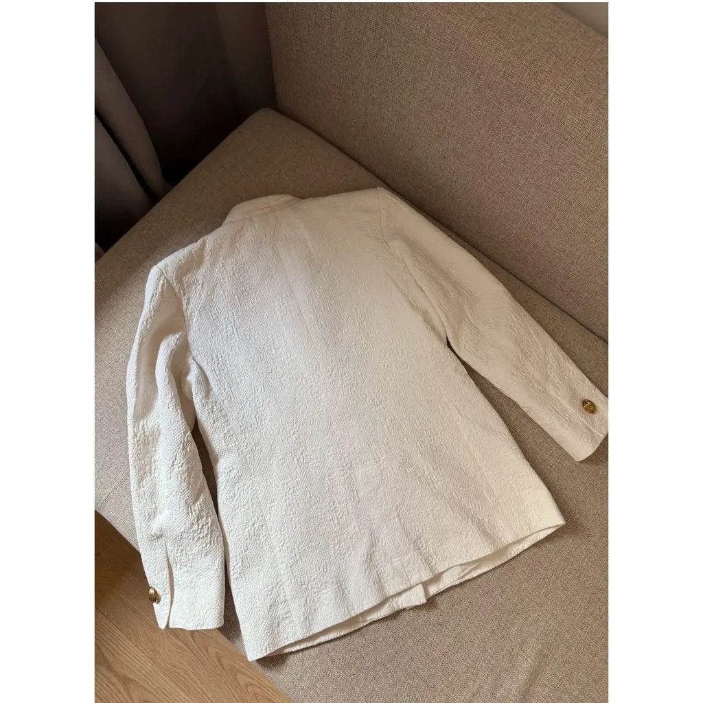 Yves Saint Laurent Yves Saint Laurent White Vintage Blazer Gold Buttons FR36 Size XS / US 0-2 / IT 36-38 - 3 Thumbnail